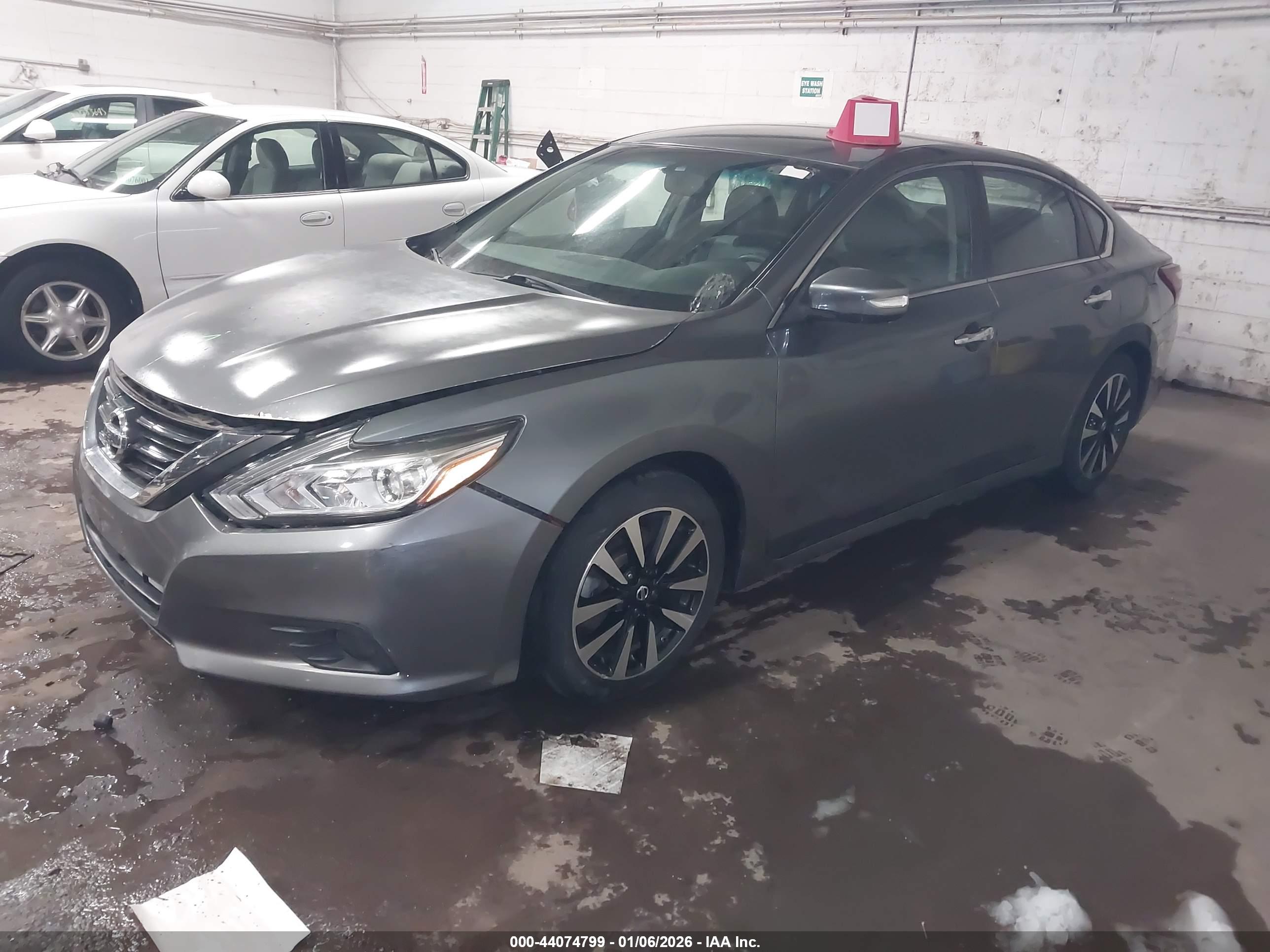 NISSAN ALTIMA image 2