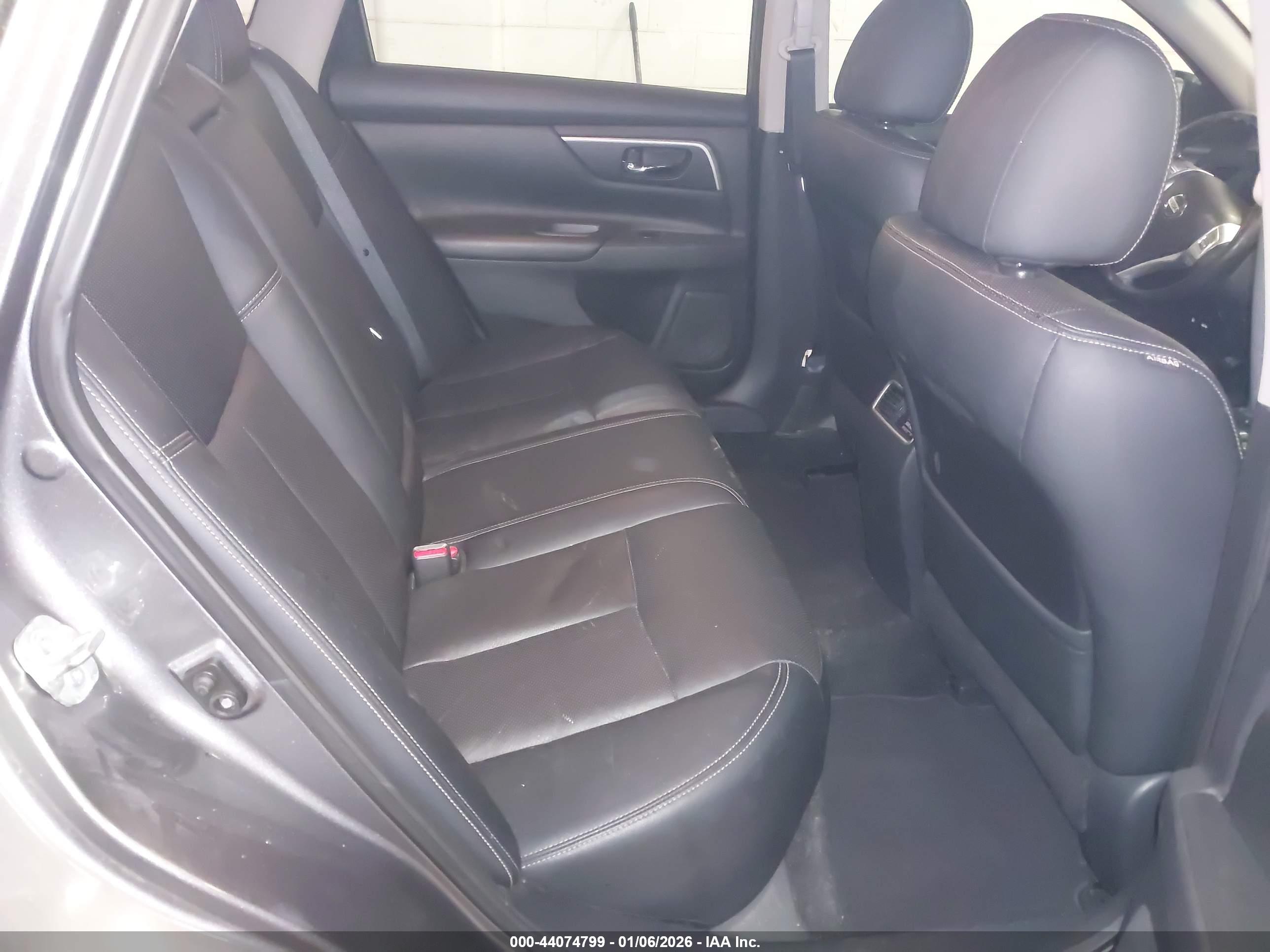 NISSAN ALTIMA image 8