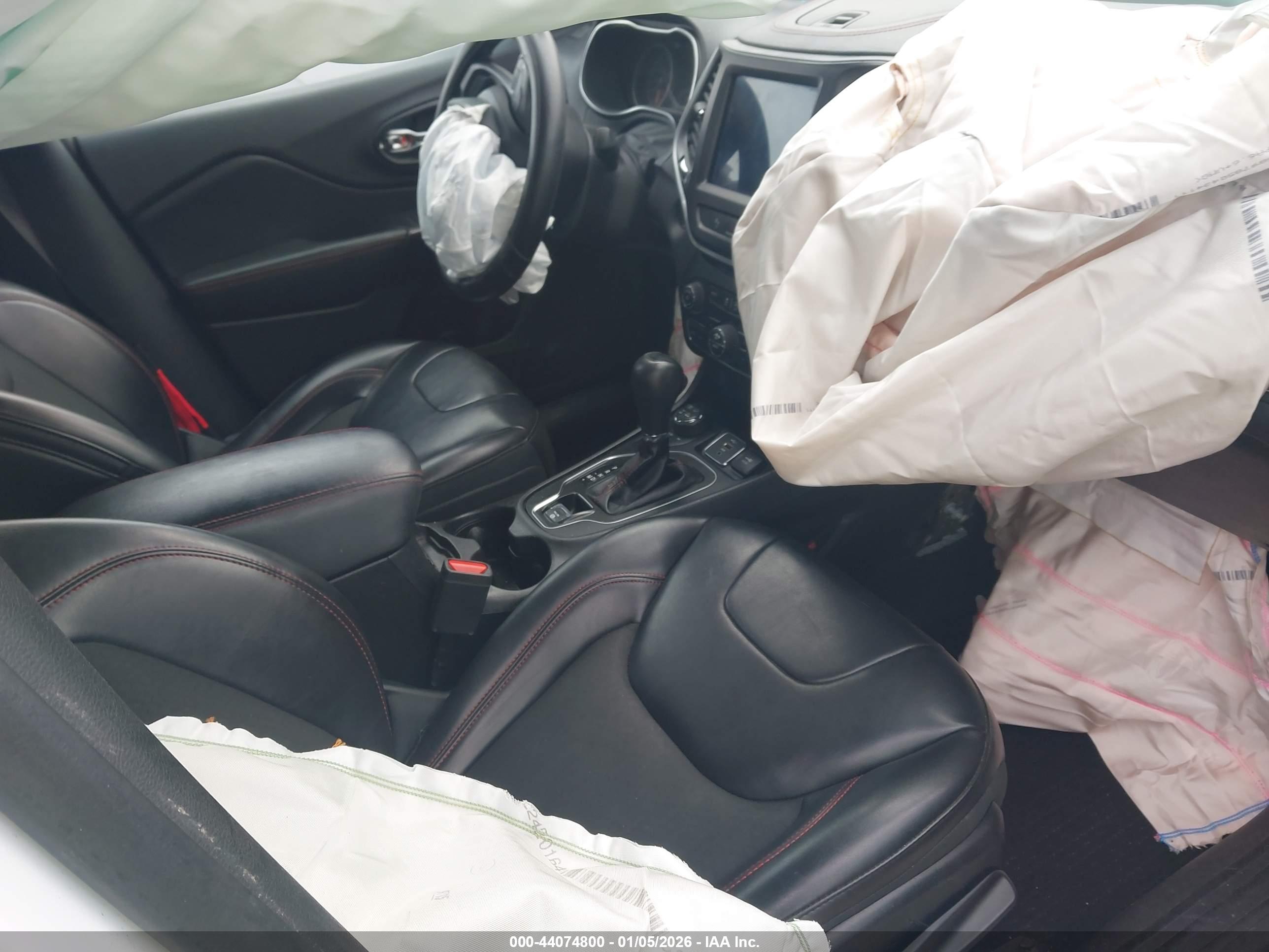 JEEP CHEROKEE image 5