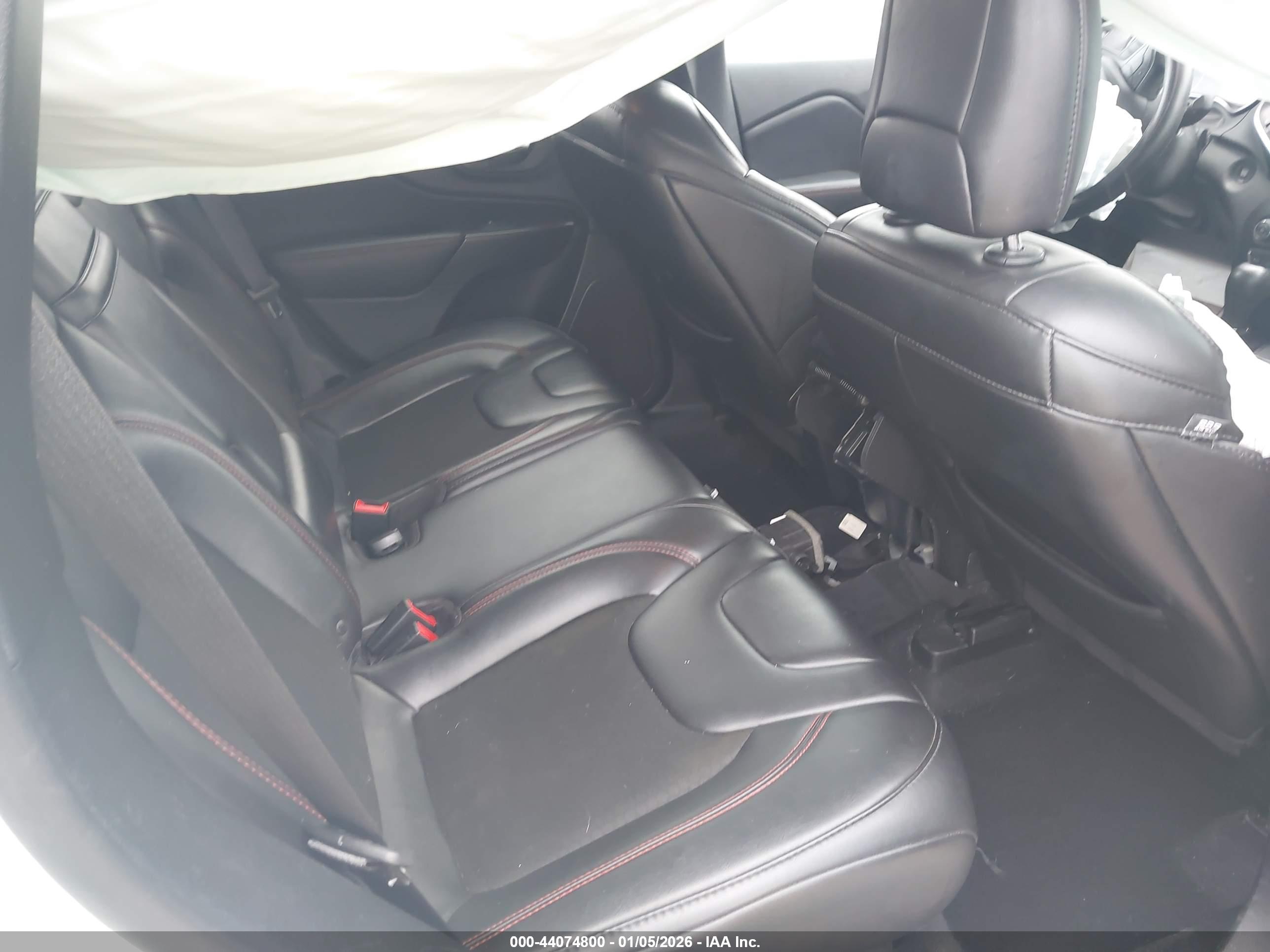 JEEP CHEROKEE image 8