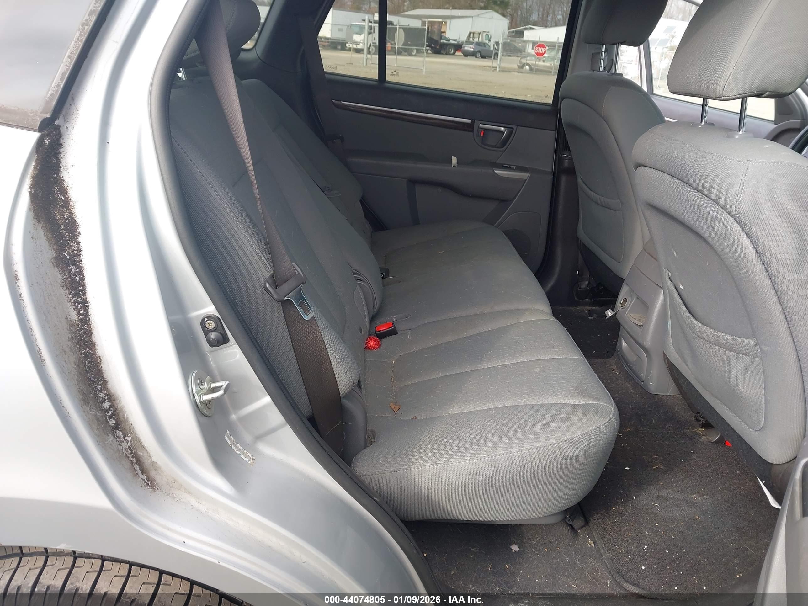HYUNDAI SANTA image 8