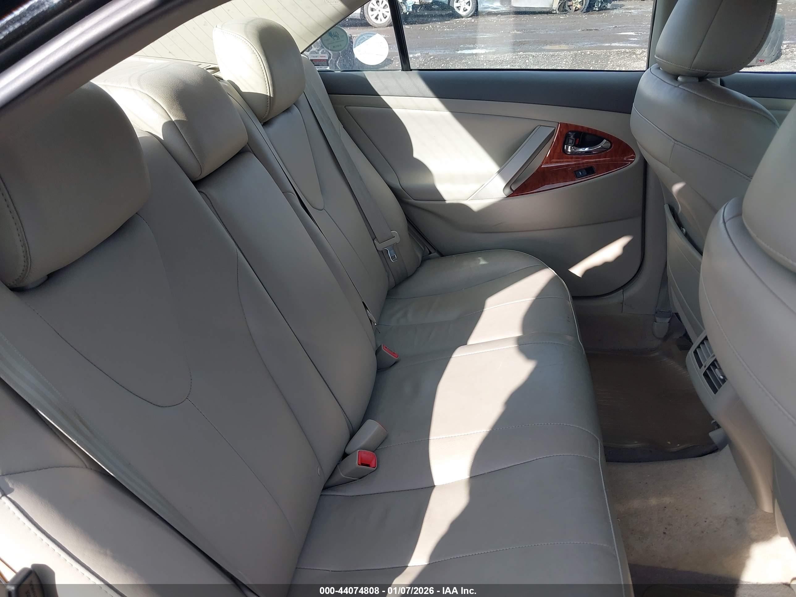TOYOTA CAMRY image 8