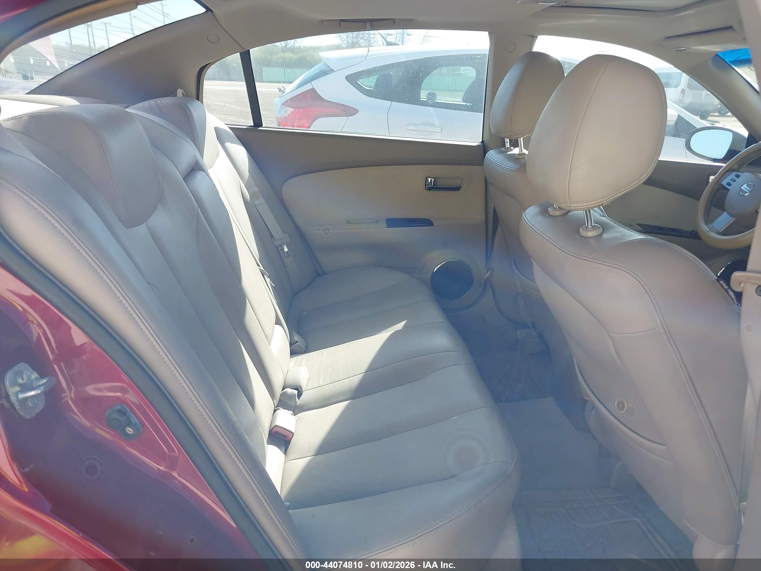 NISSAN ALTIMA image 8