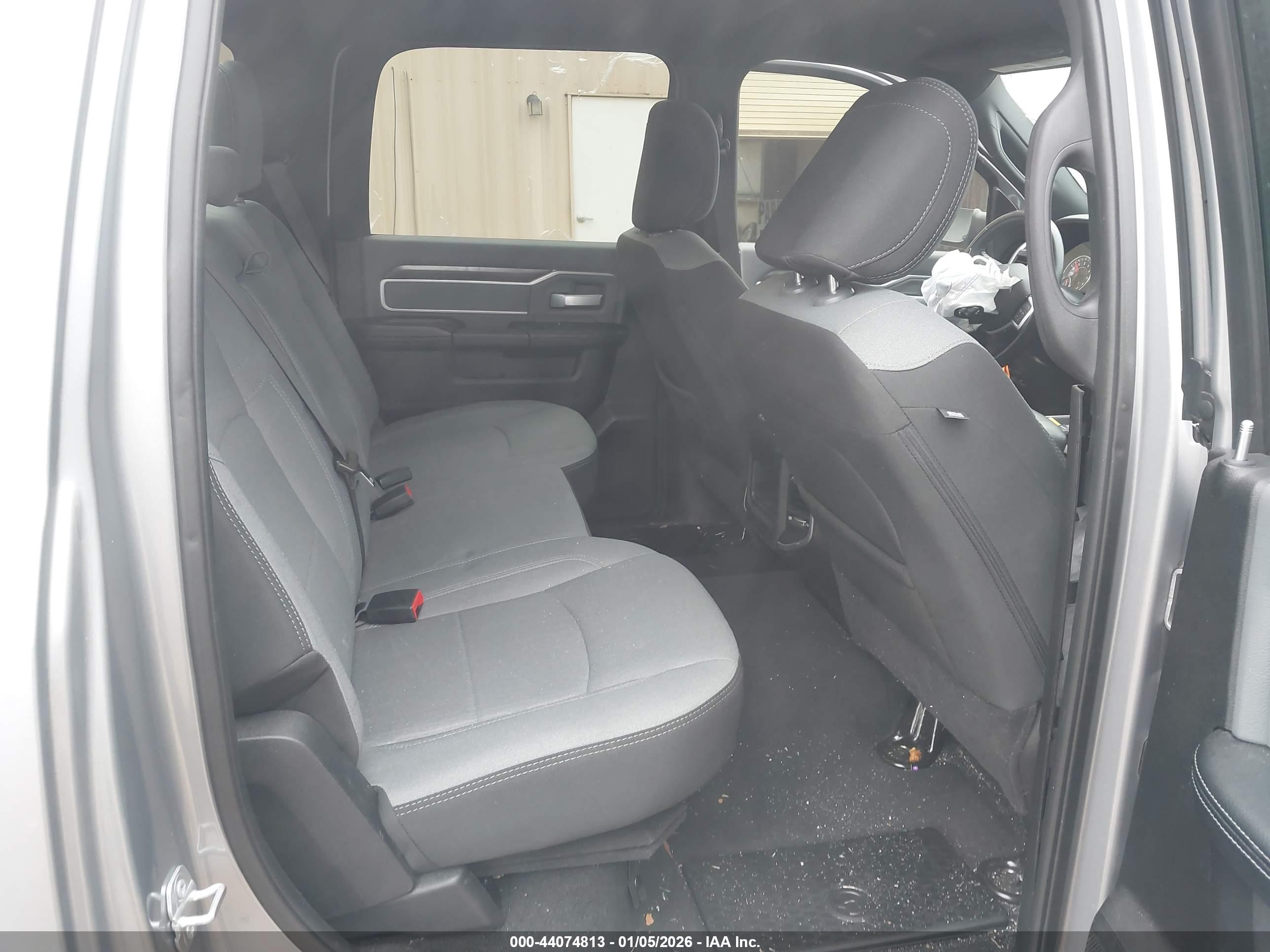 RAM 2500 image 8