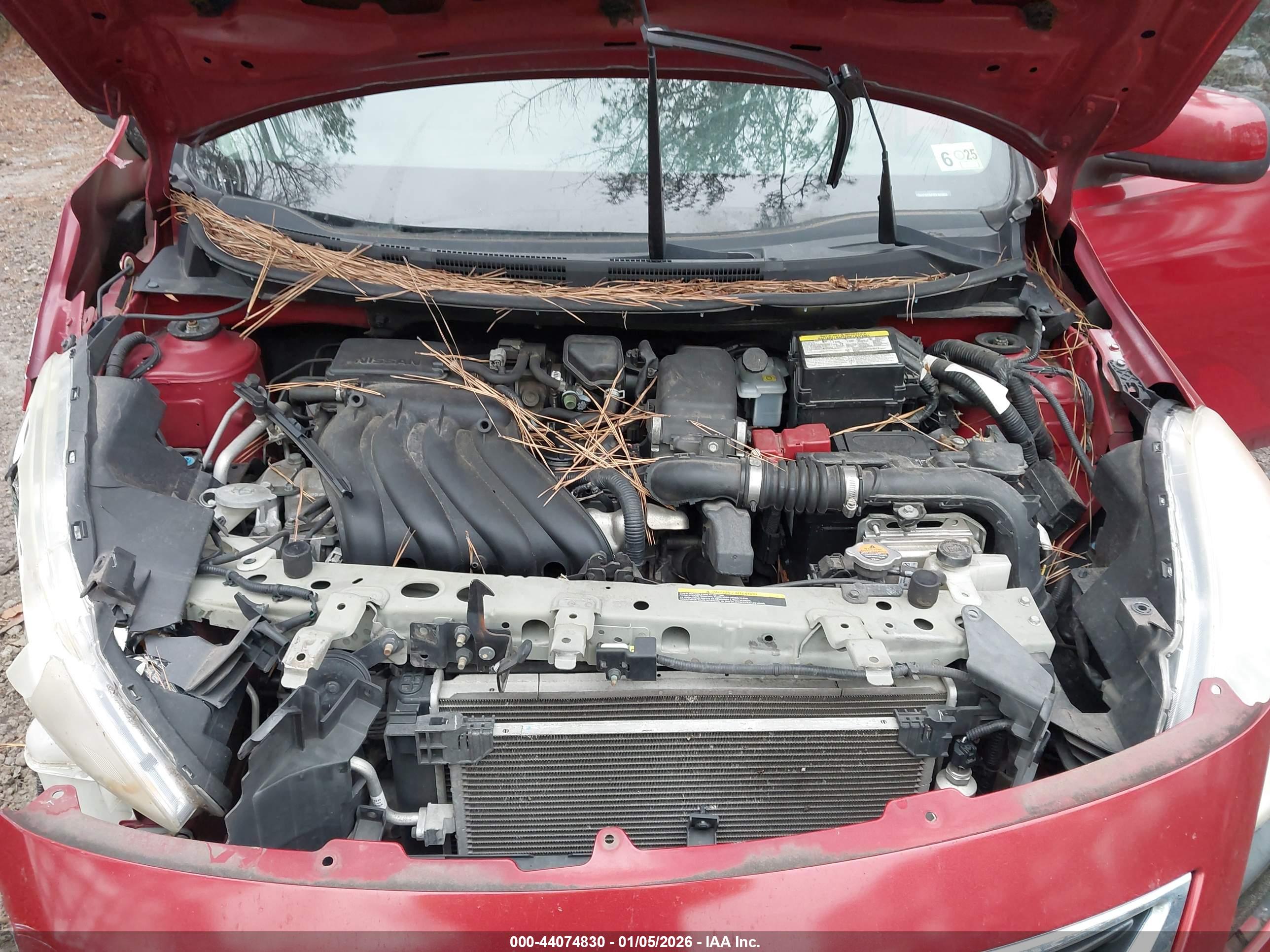 NISSAN VERSA image 10