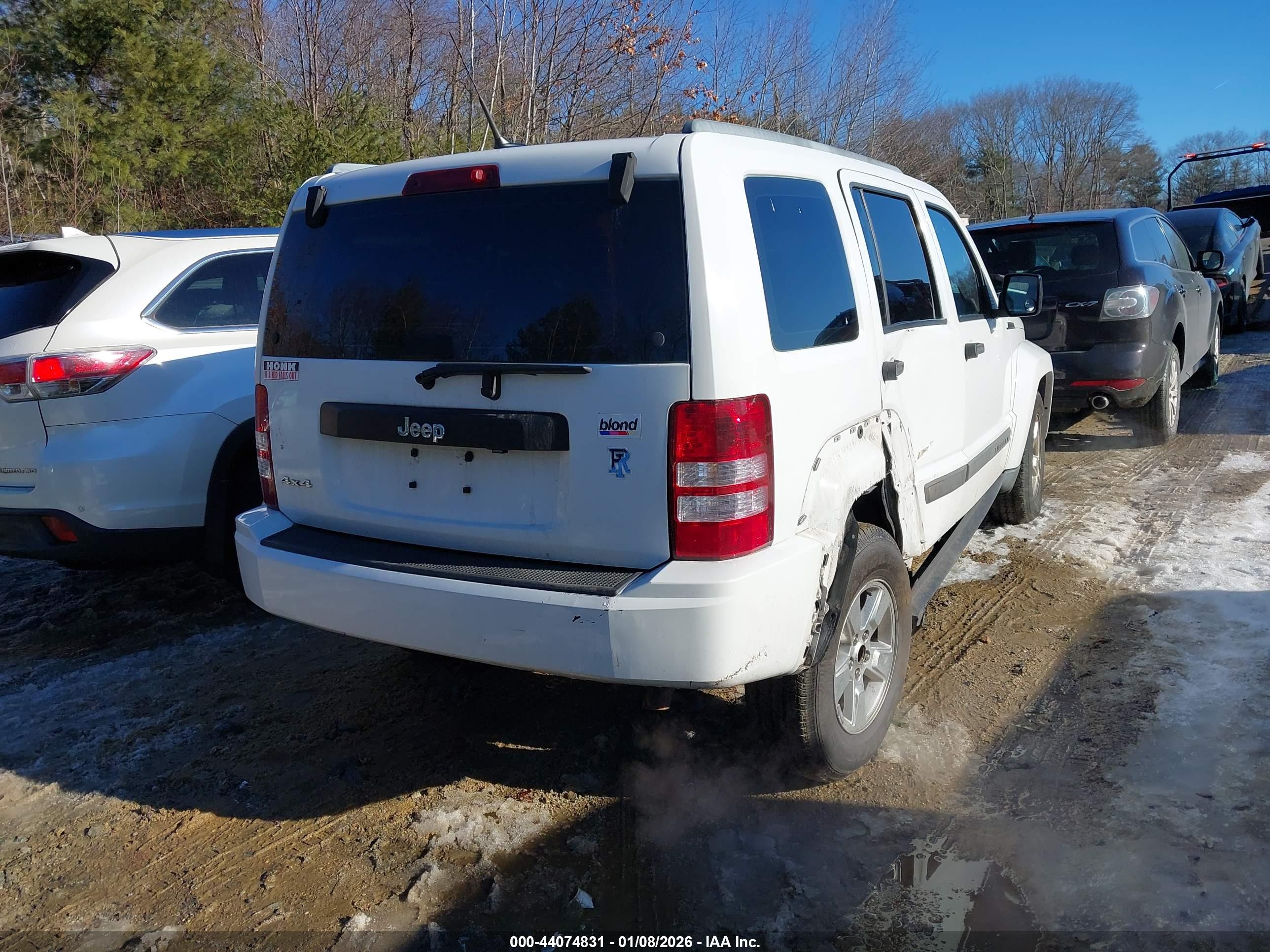 JEEP LIBERTY image 4