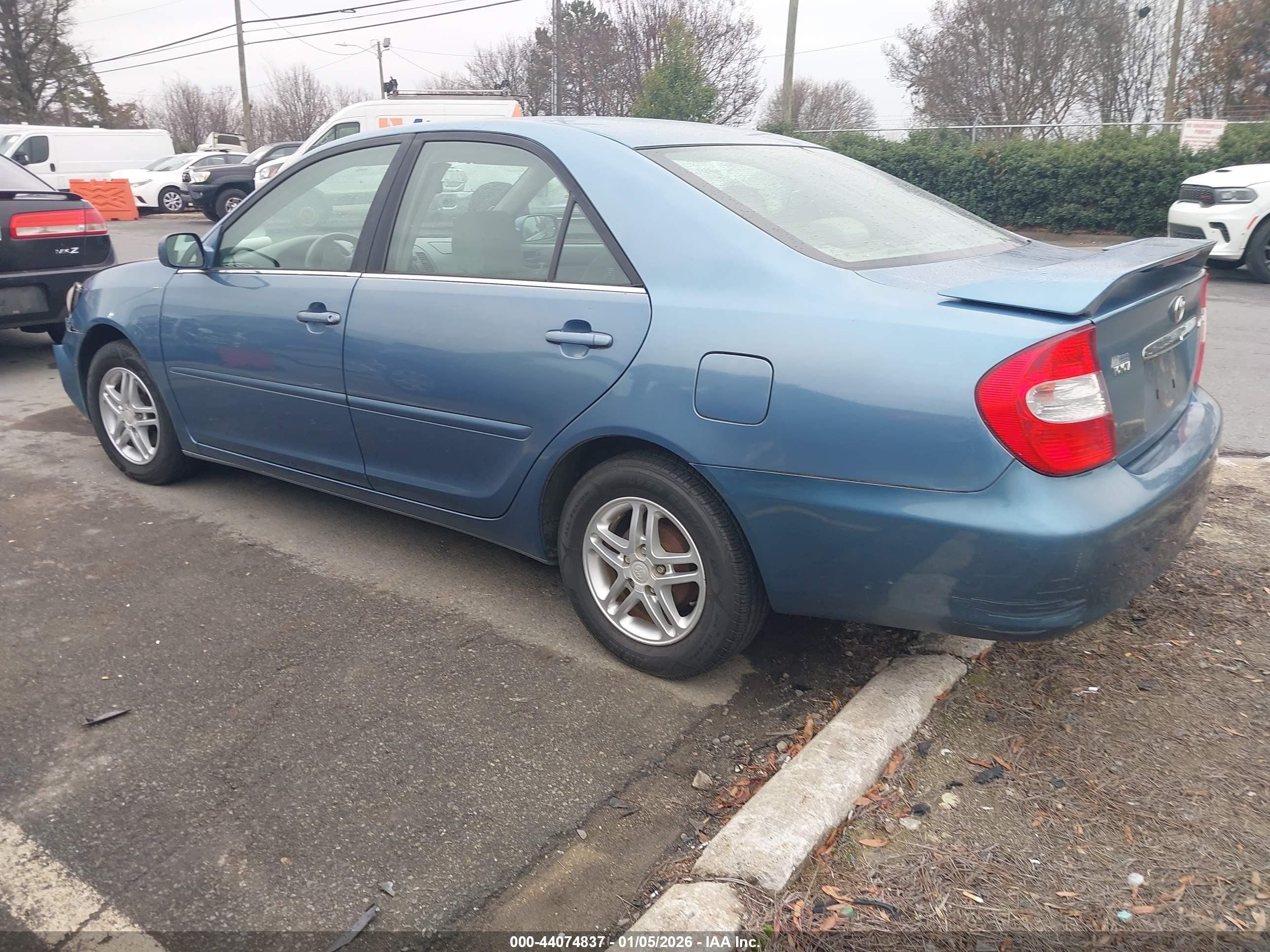 TOYOTA CAMRY image 3