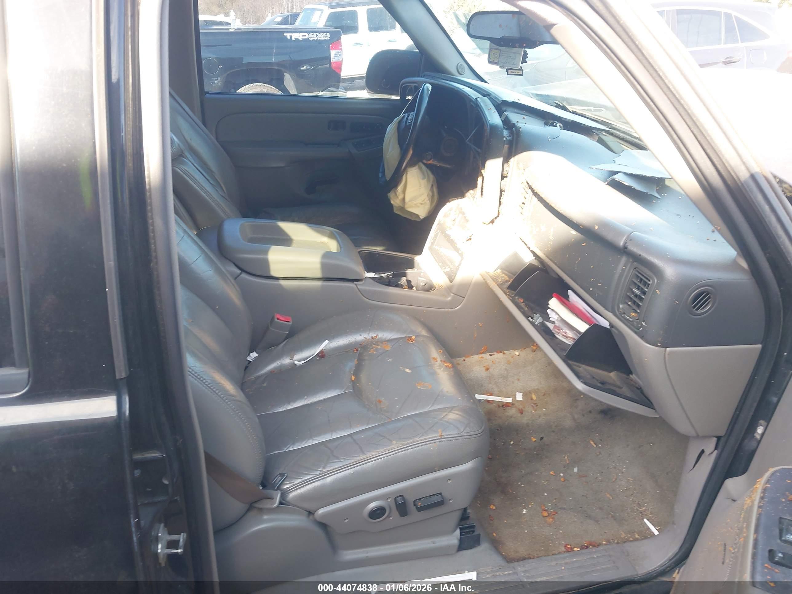 CHEVROLET TAHOE image 5