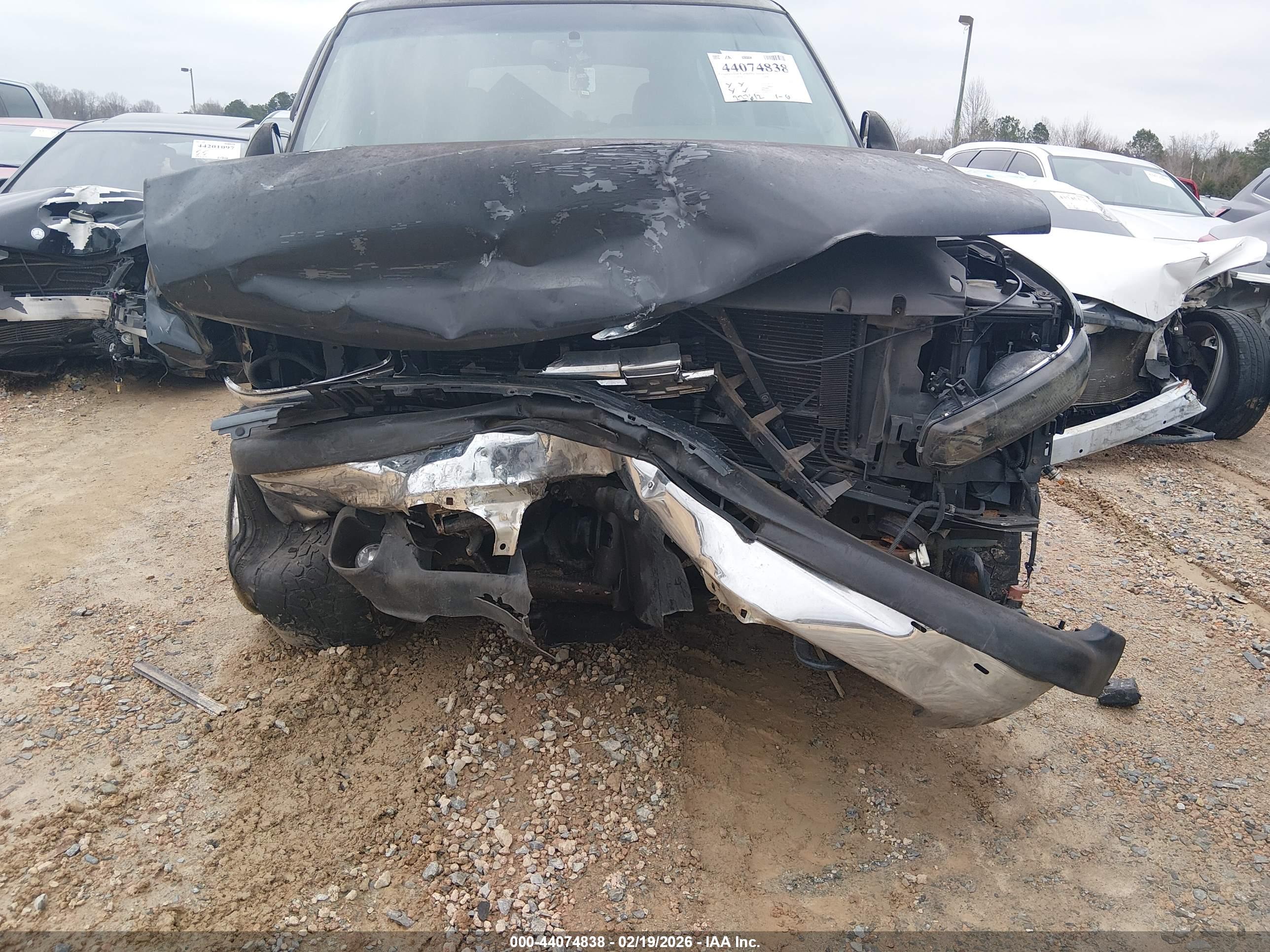 CHEVROLET TAHOE image 6