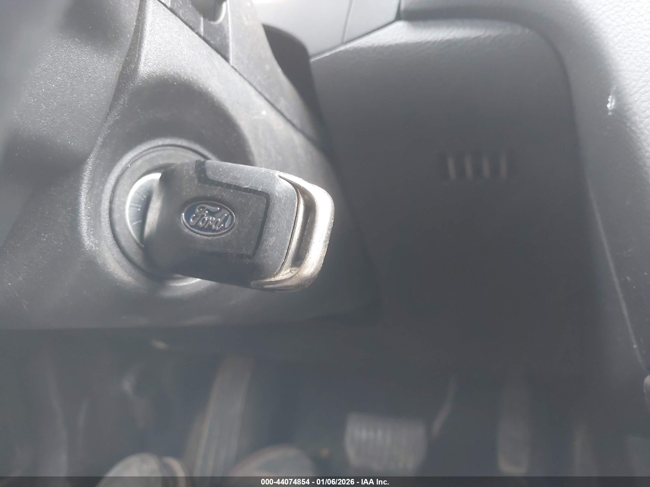 FORD FUSION image 11