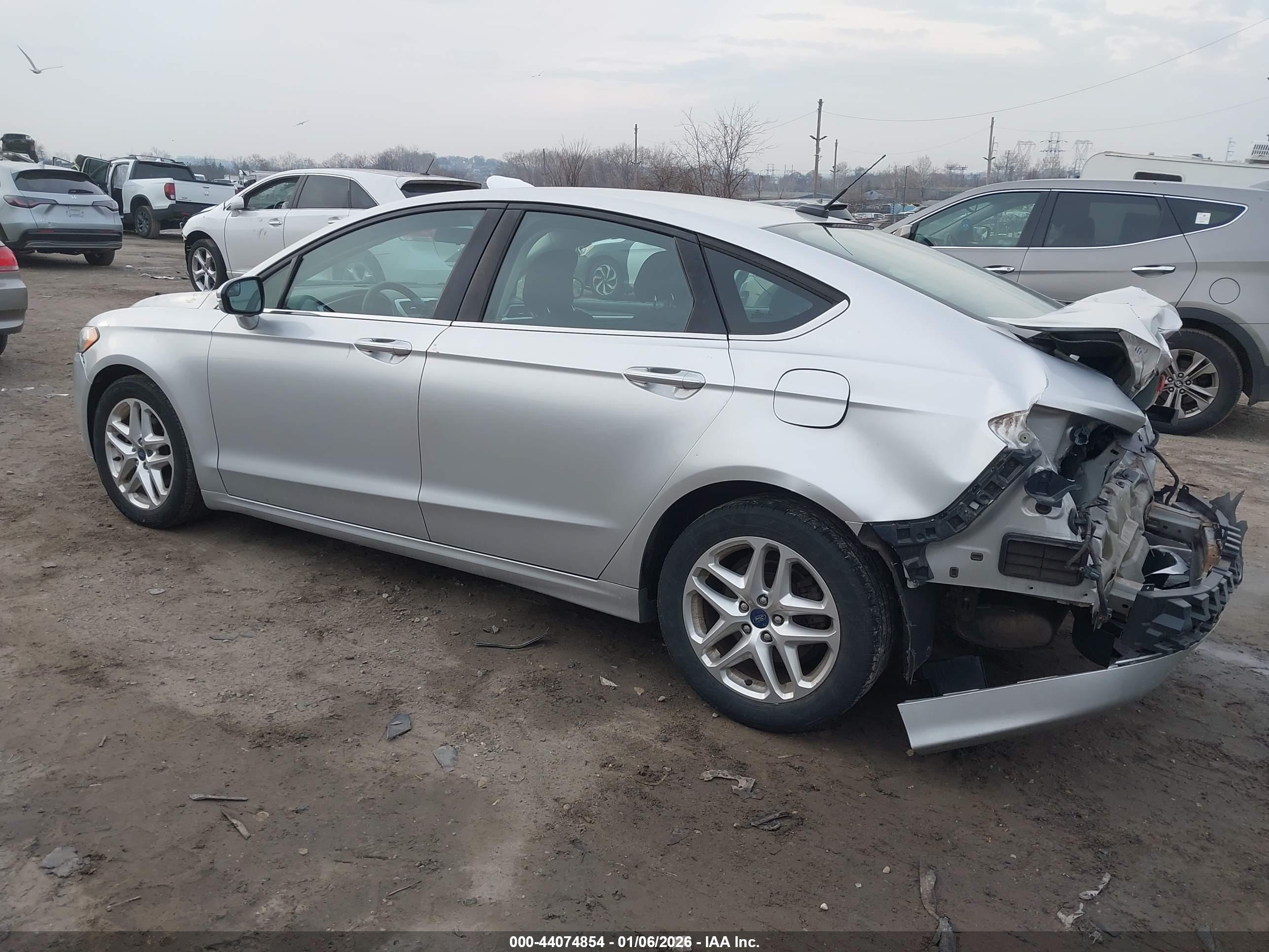 FORD FUSION image 3