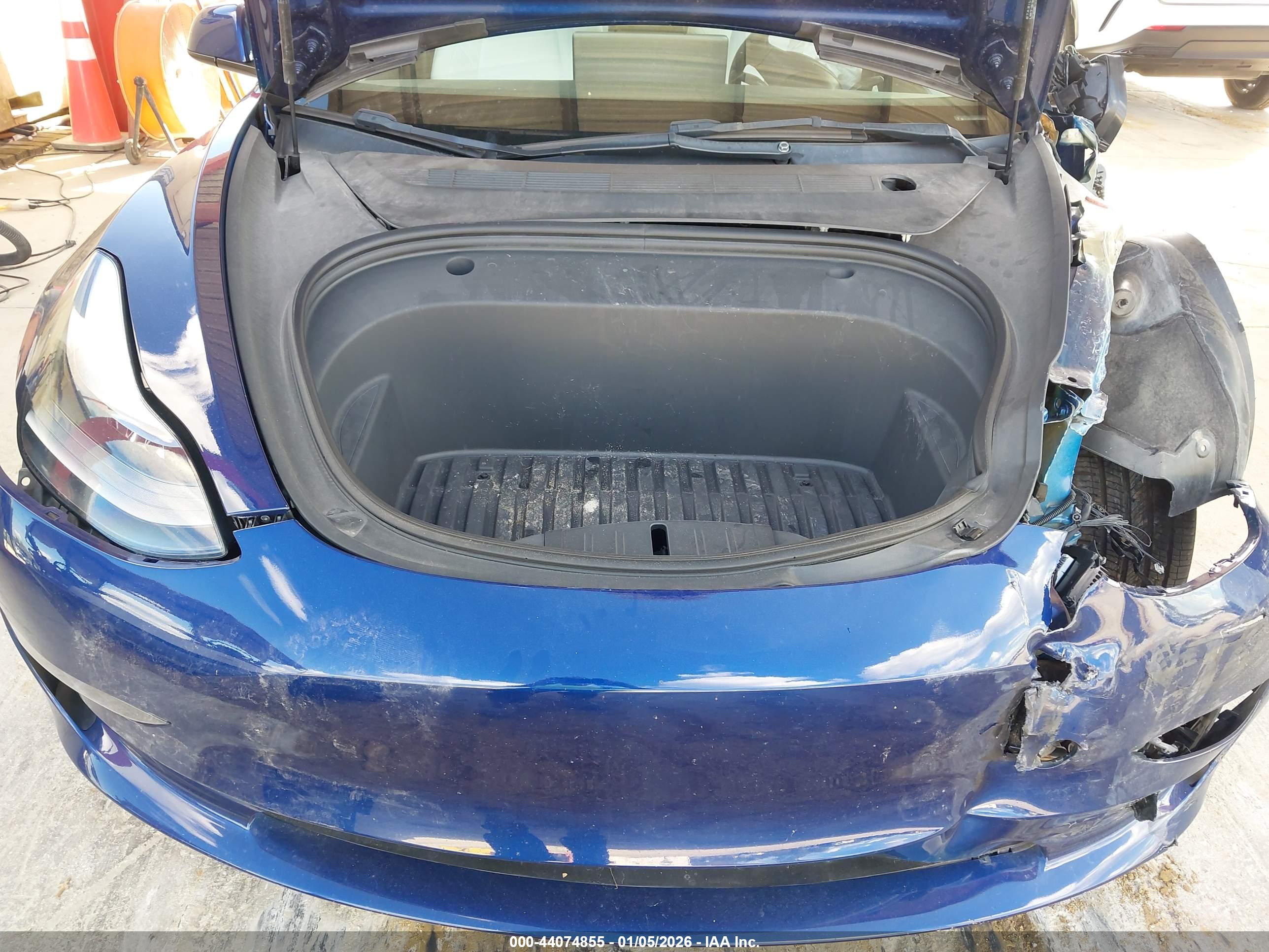 TESLA MODEL image 10