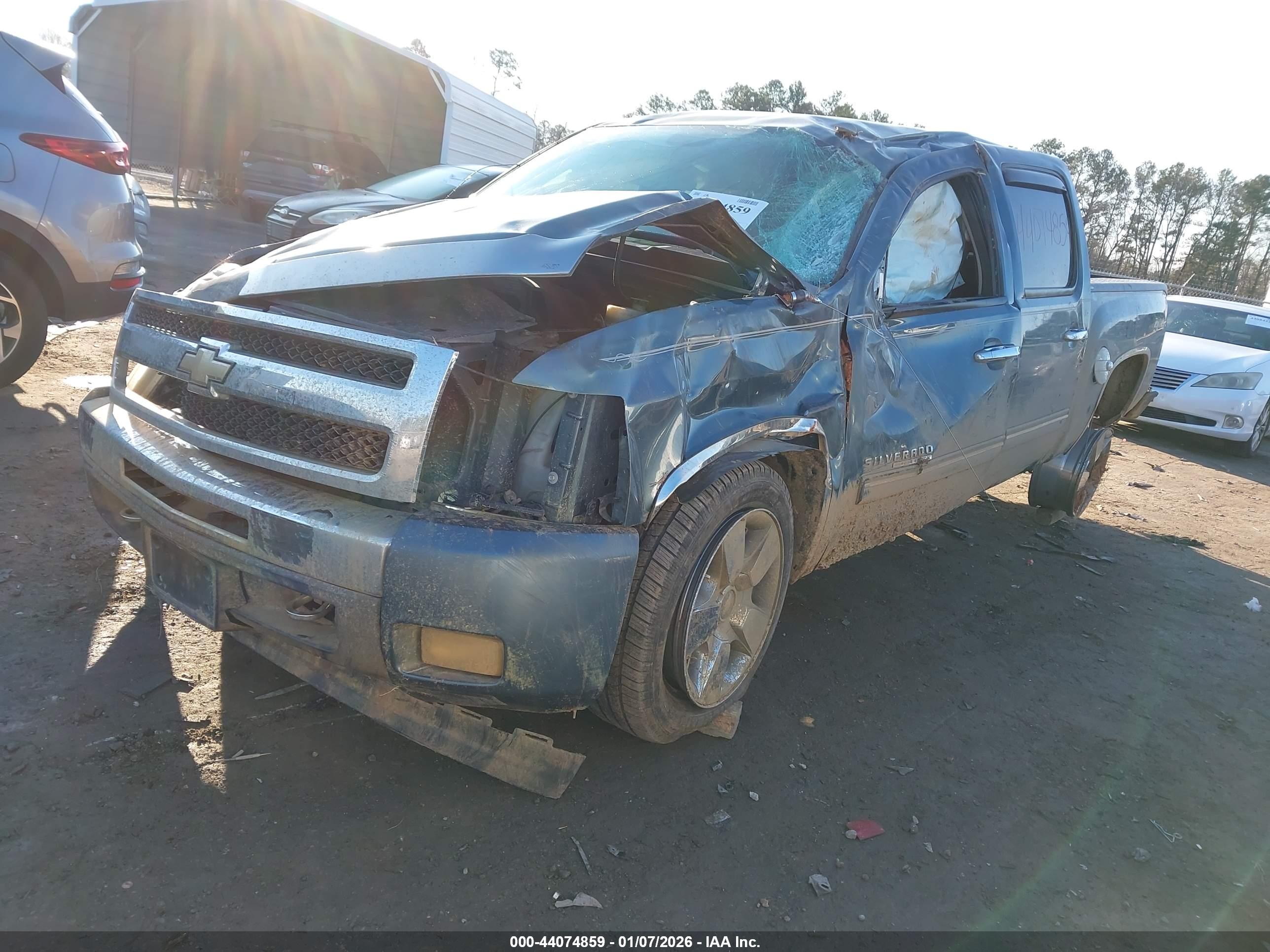 CHEVROLET SILVERADO image 2