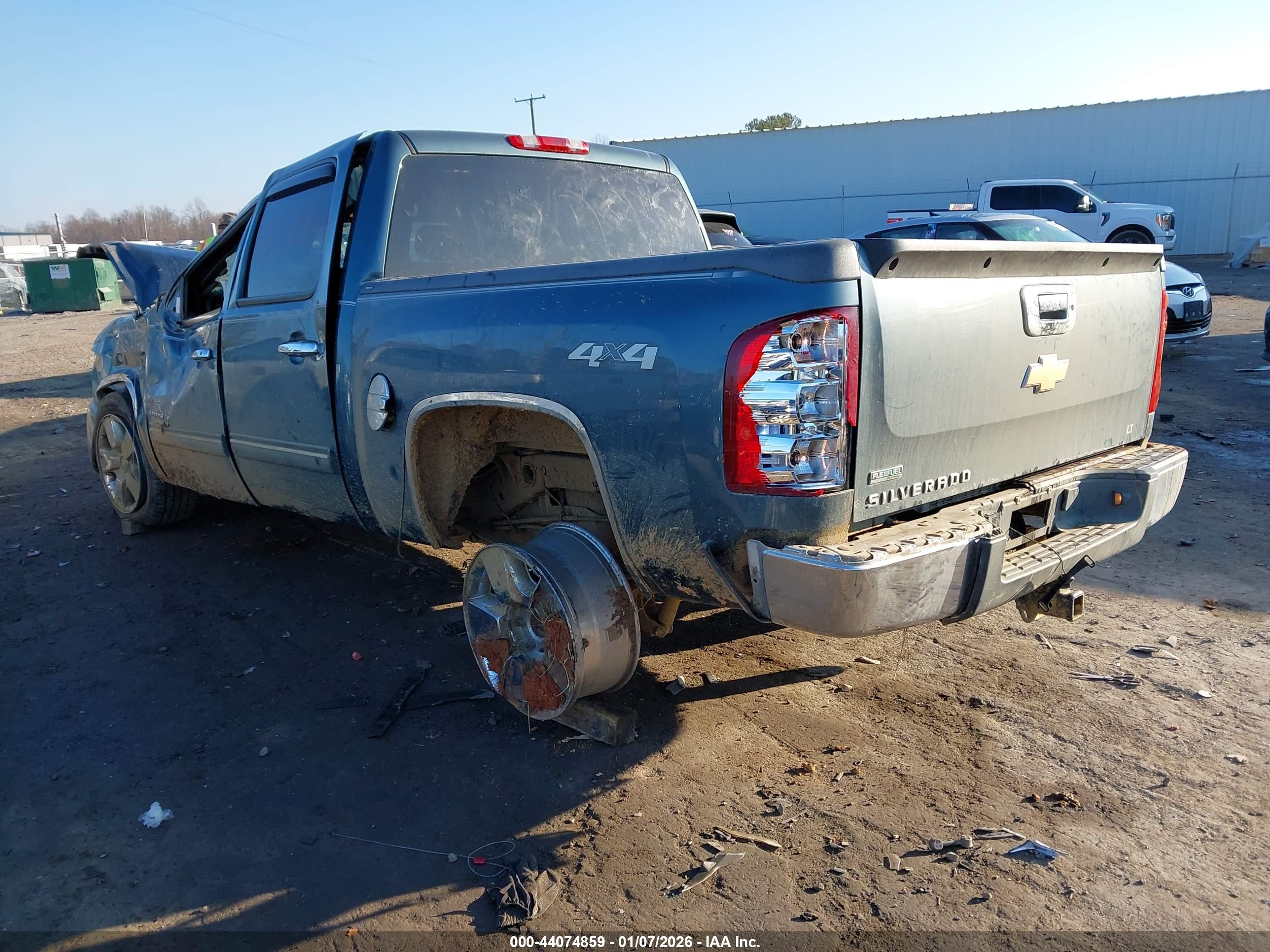 CHEVROLET SILVERADO image 3