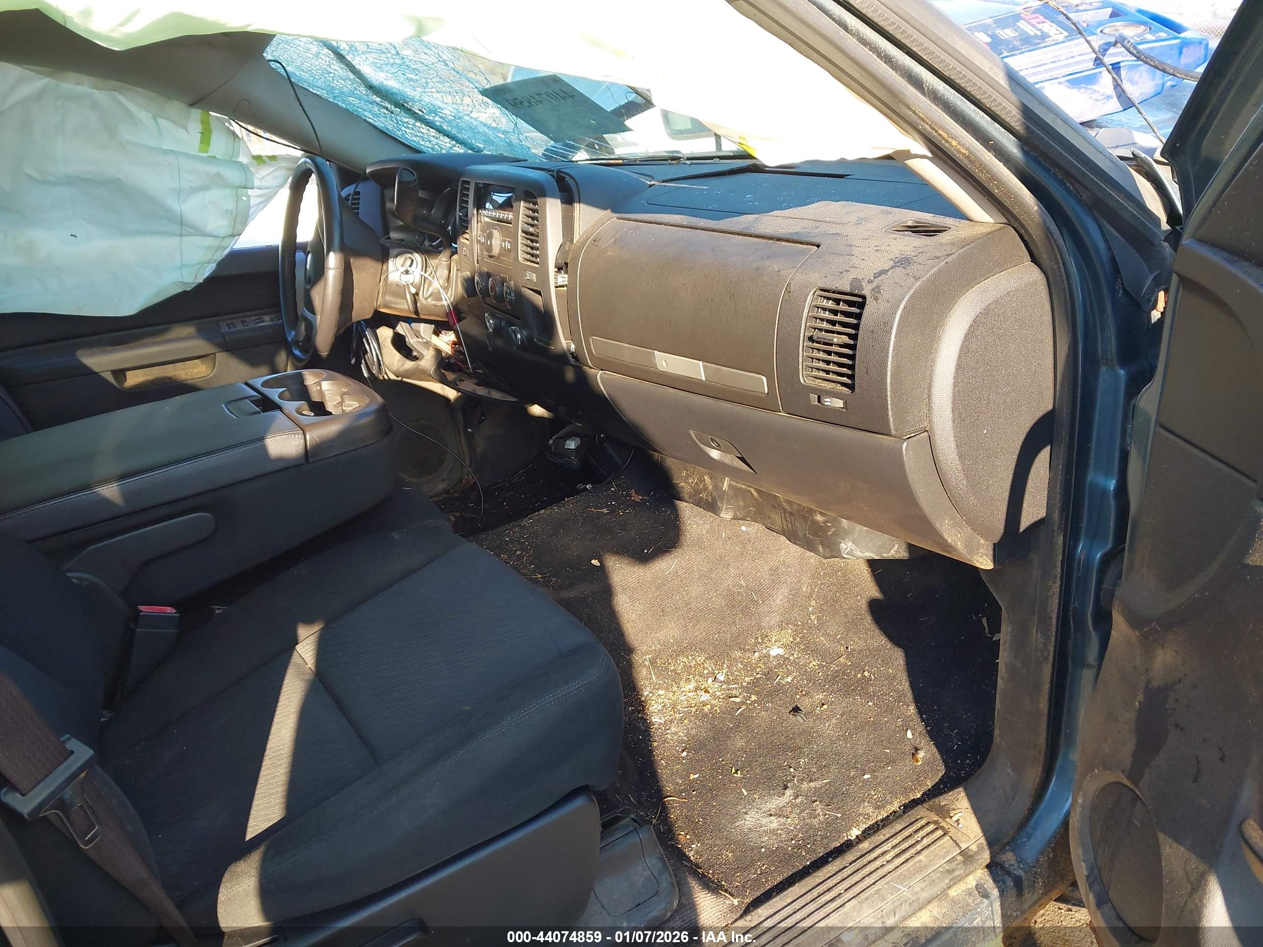 CHEVROLET SILVERADO image 5