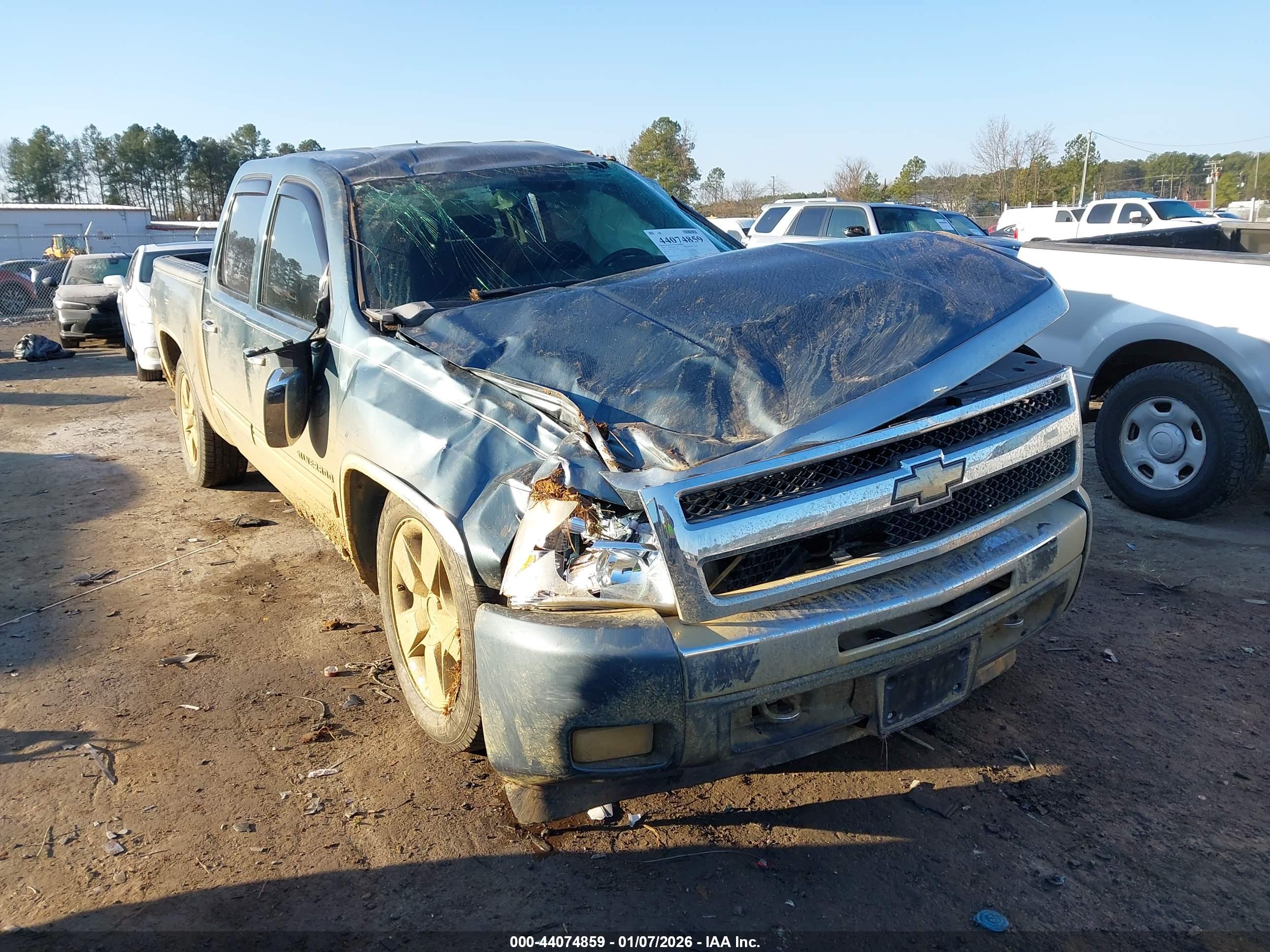 CHEVROLET SILVERADO image 6