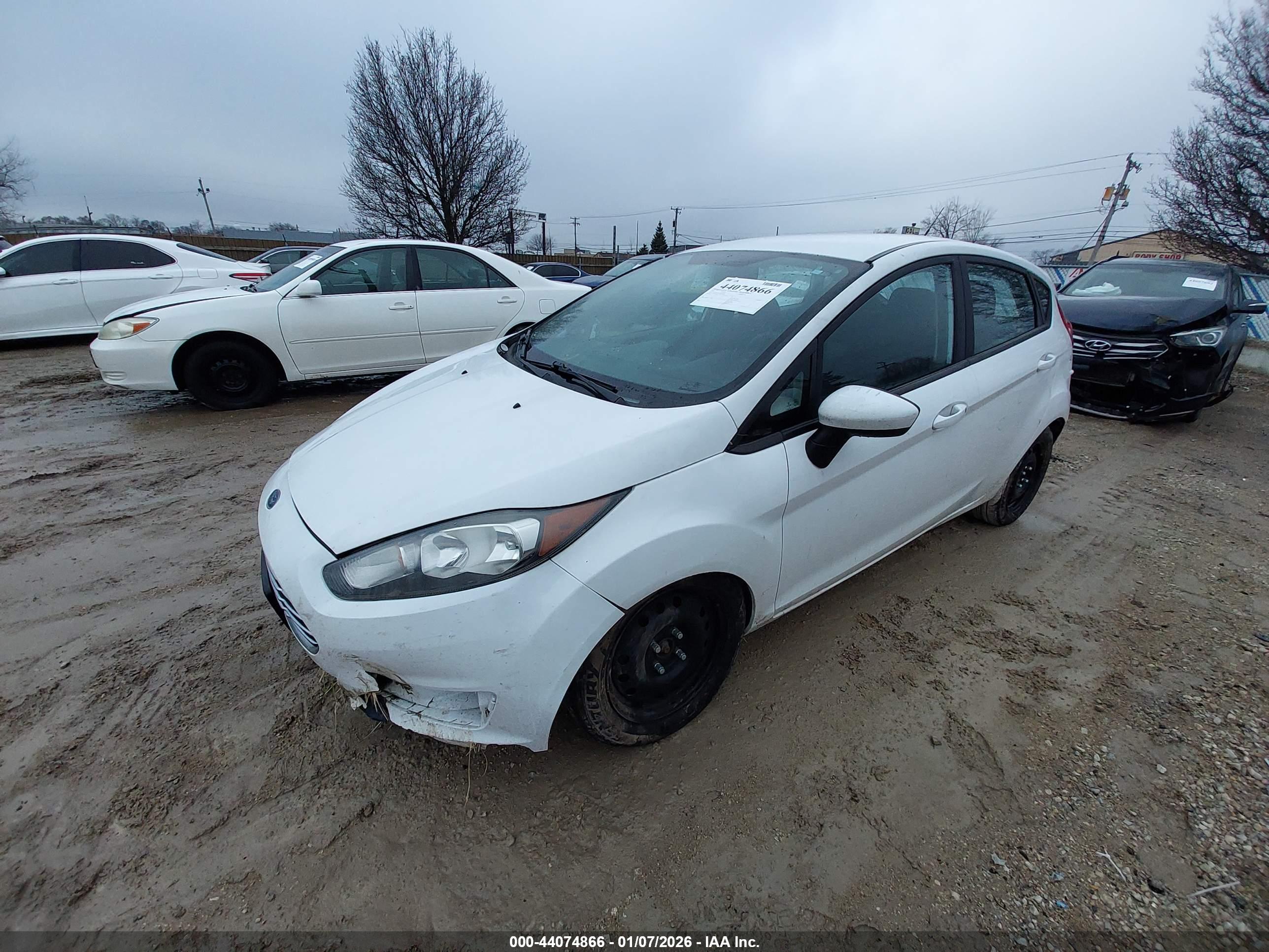 FORD FIESTA image 2