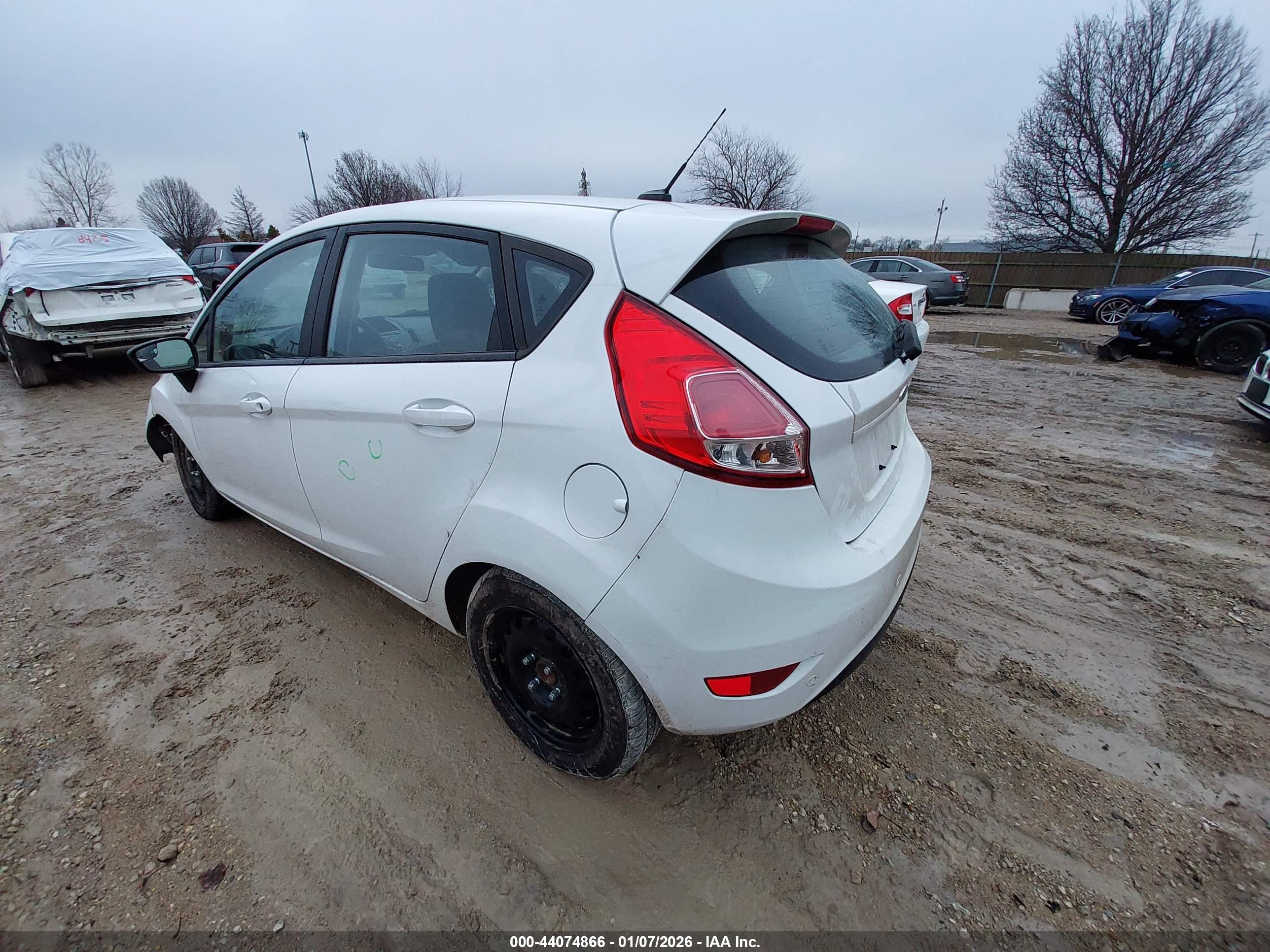 FORD FIESTA image 3