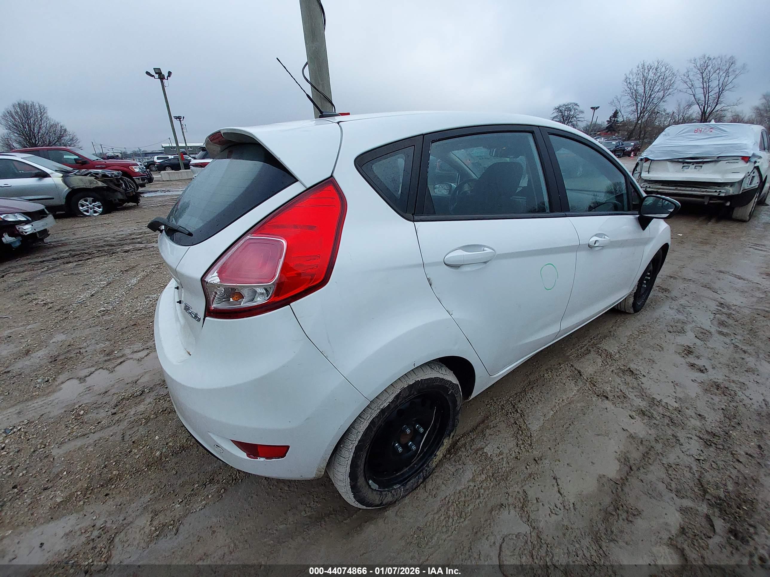 FORD FIESTA image 4