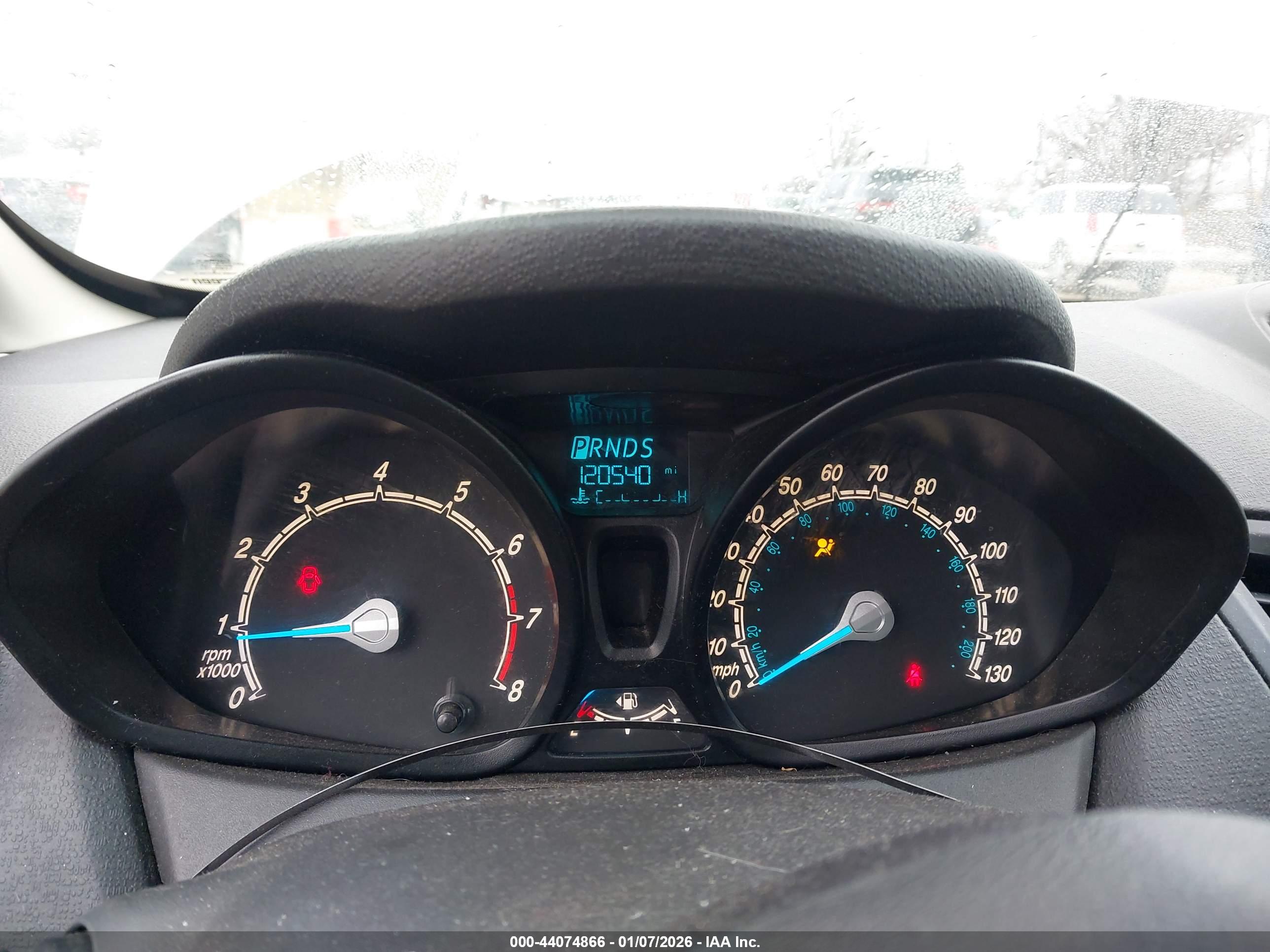 FORD FIESTA image 7