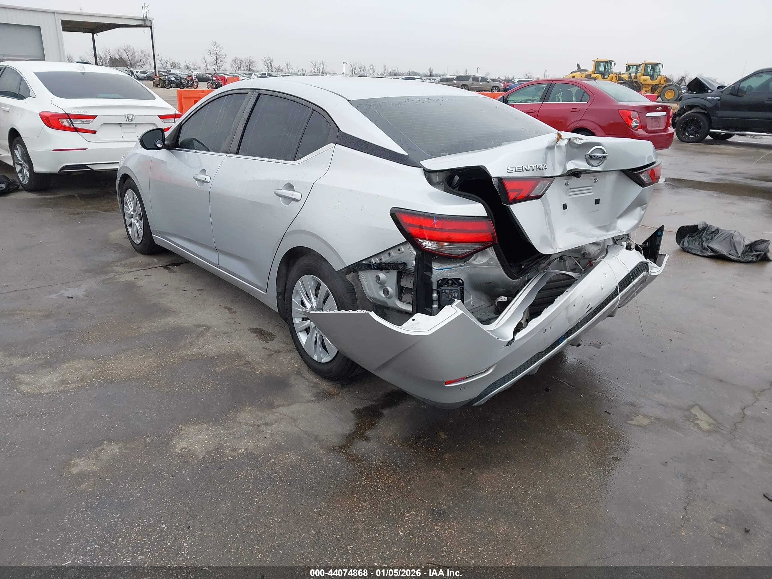 NISSAN SENTRA image 3