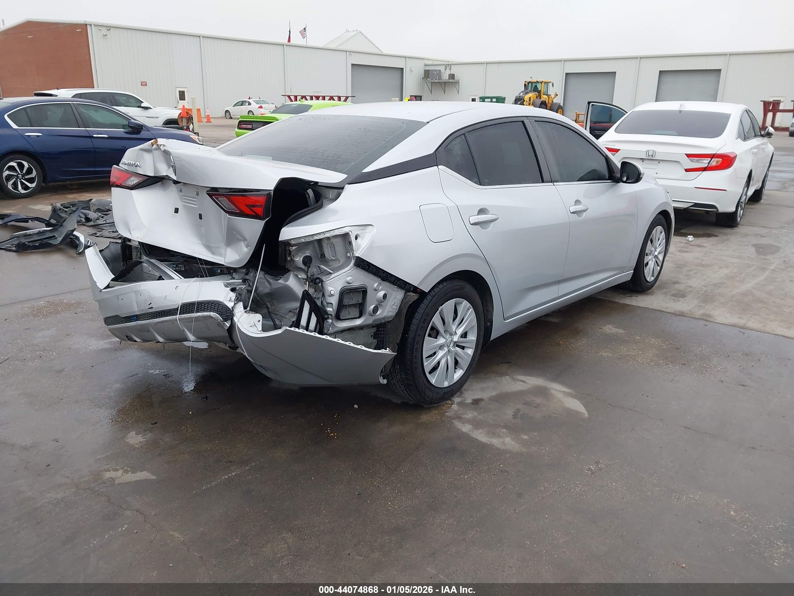 NISSAN SENTRA image 4