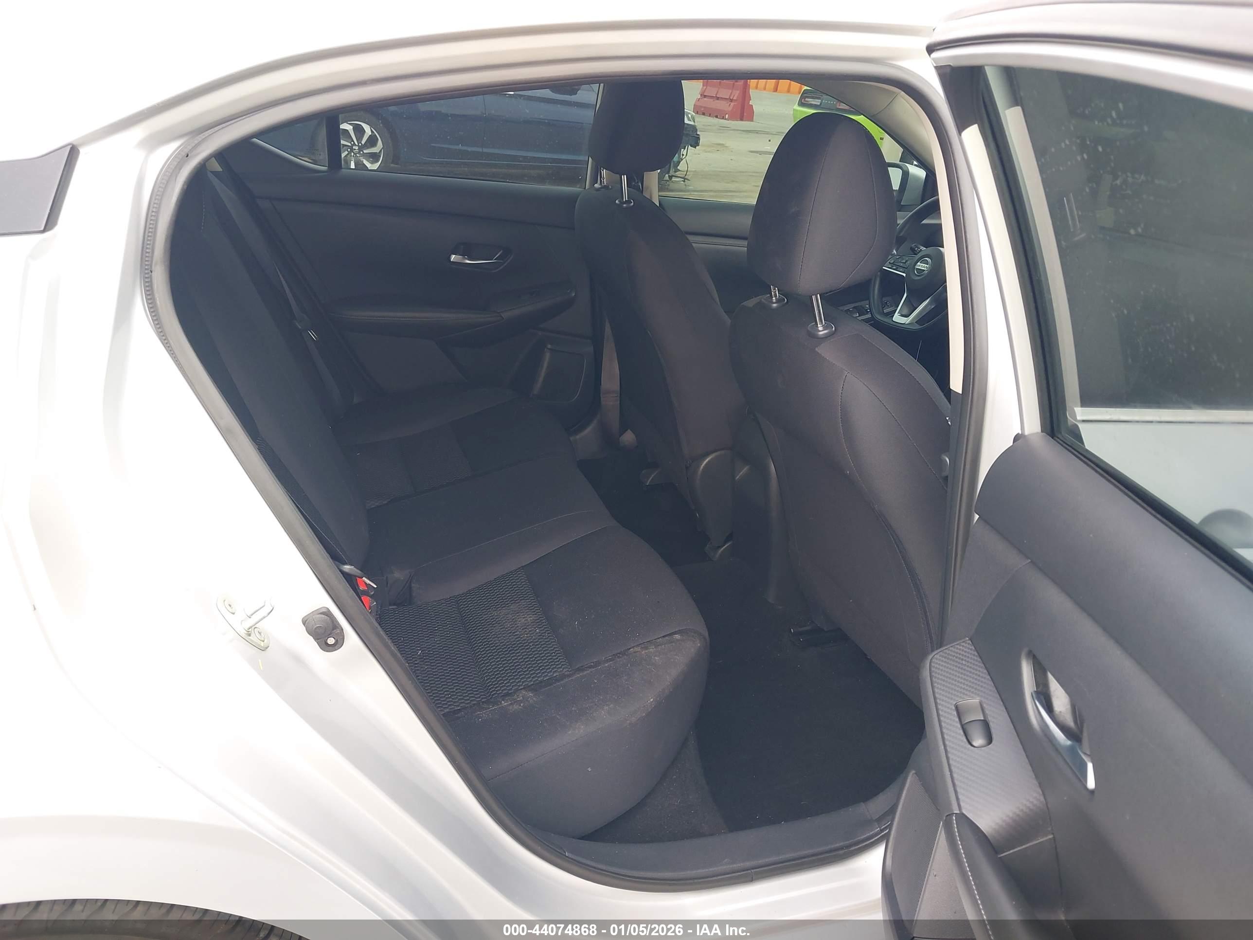 NISSAN SENTRA image 8