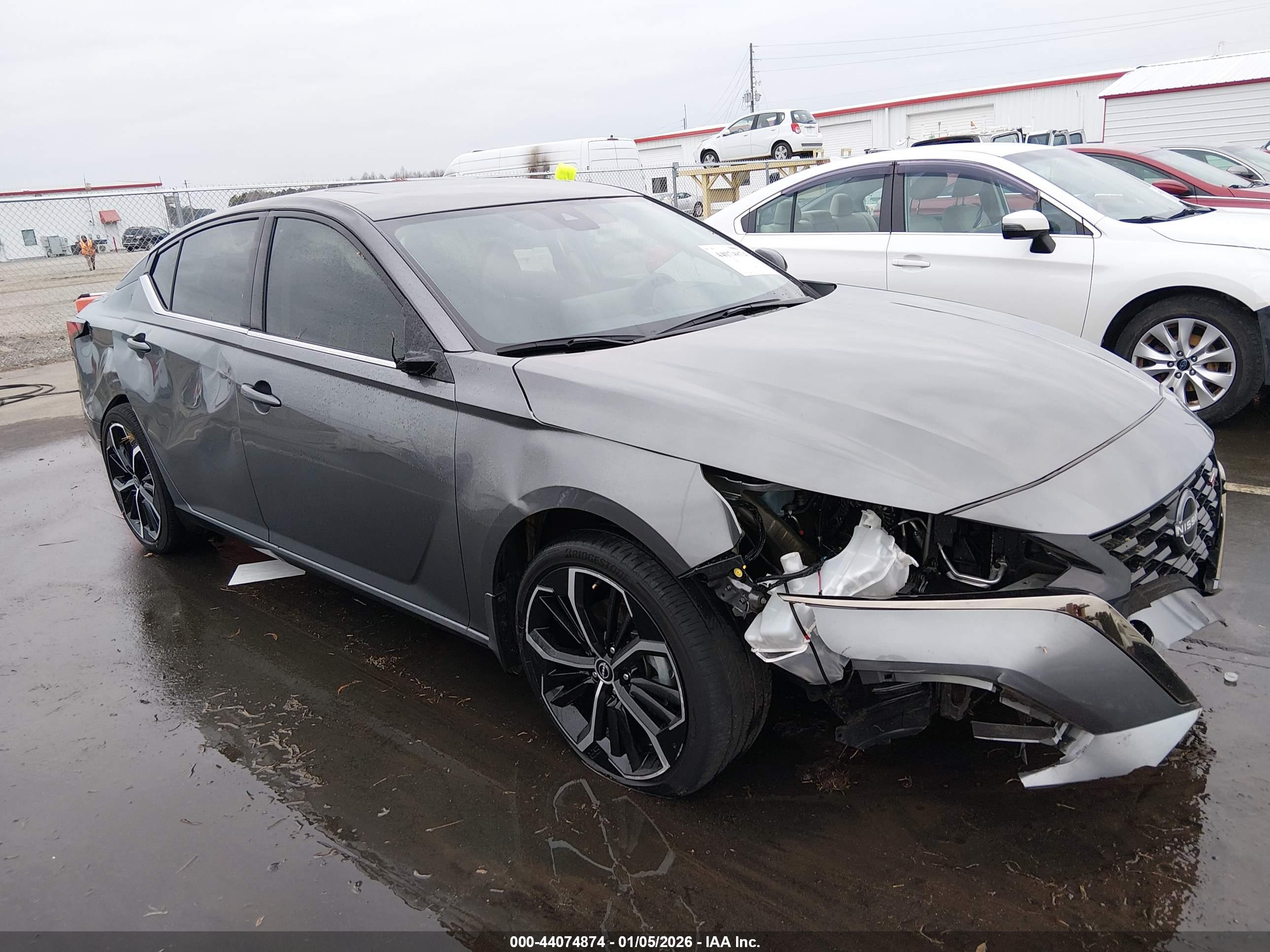 NISSAN ALTIMA image 6