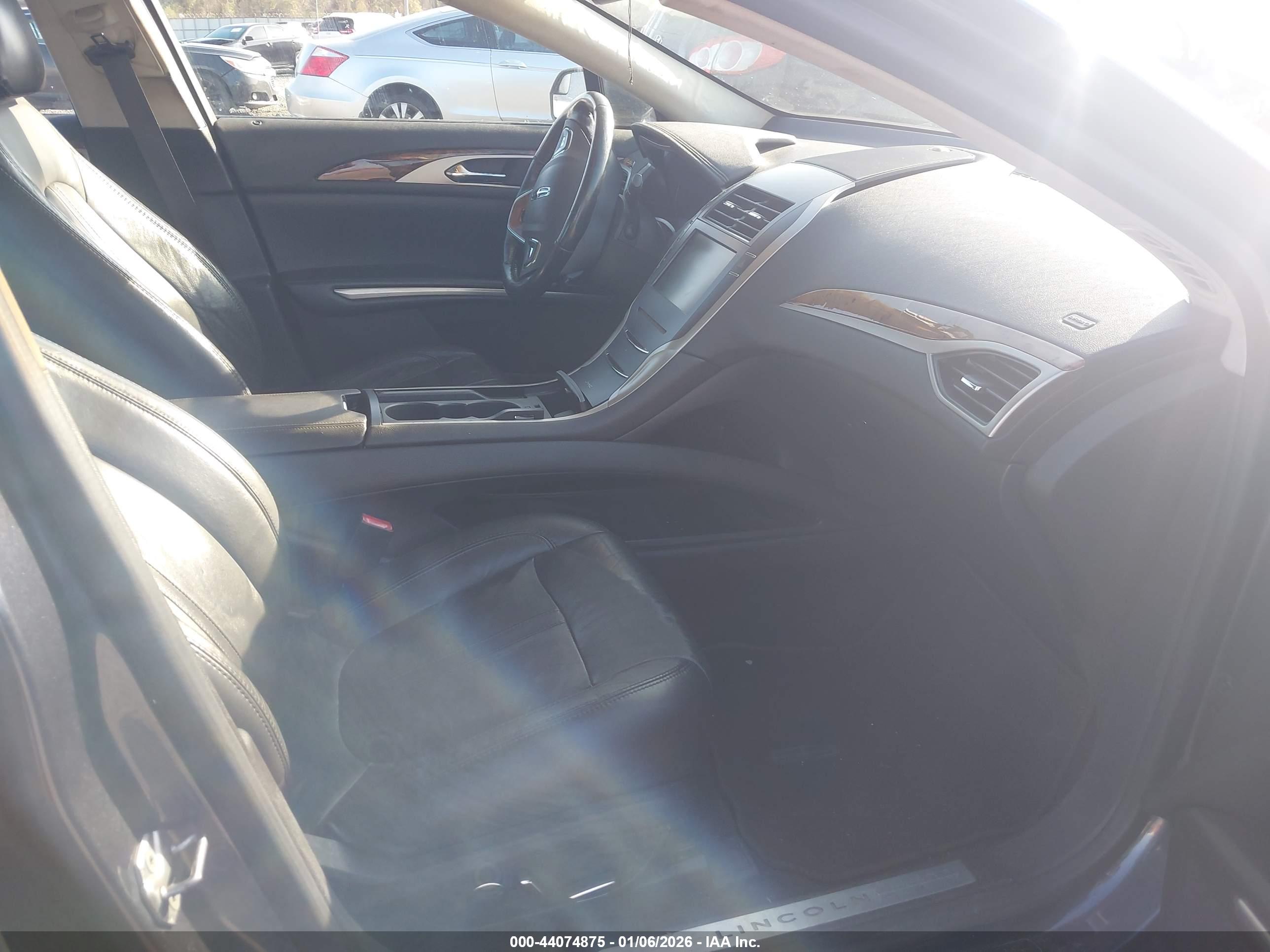 LINCOLN MKZ image 5