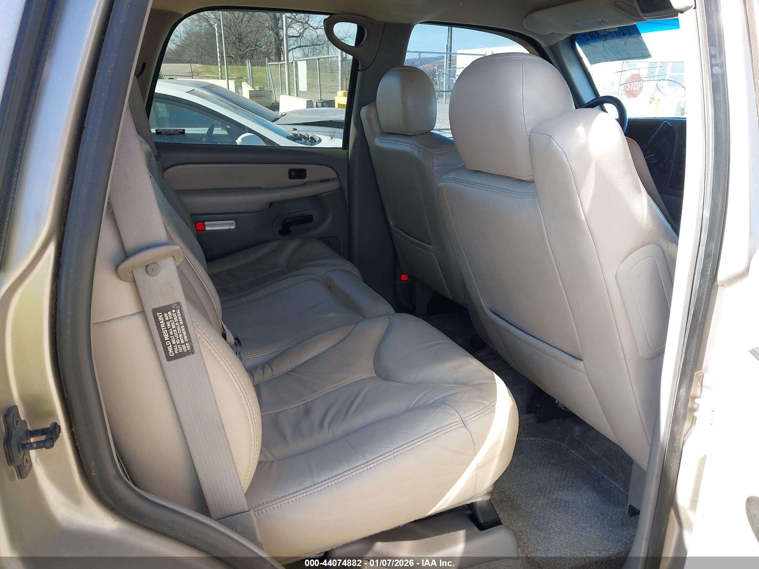 GMC YUKON image 8