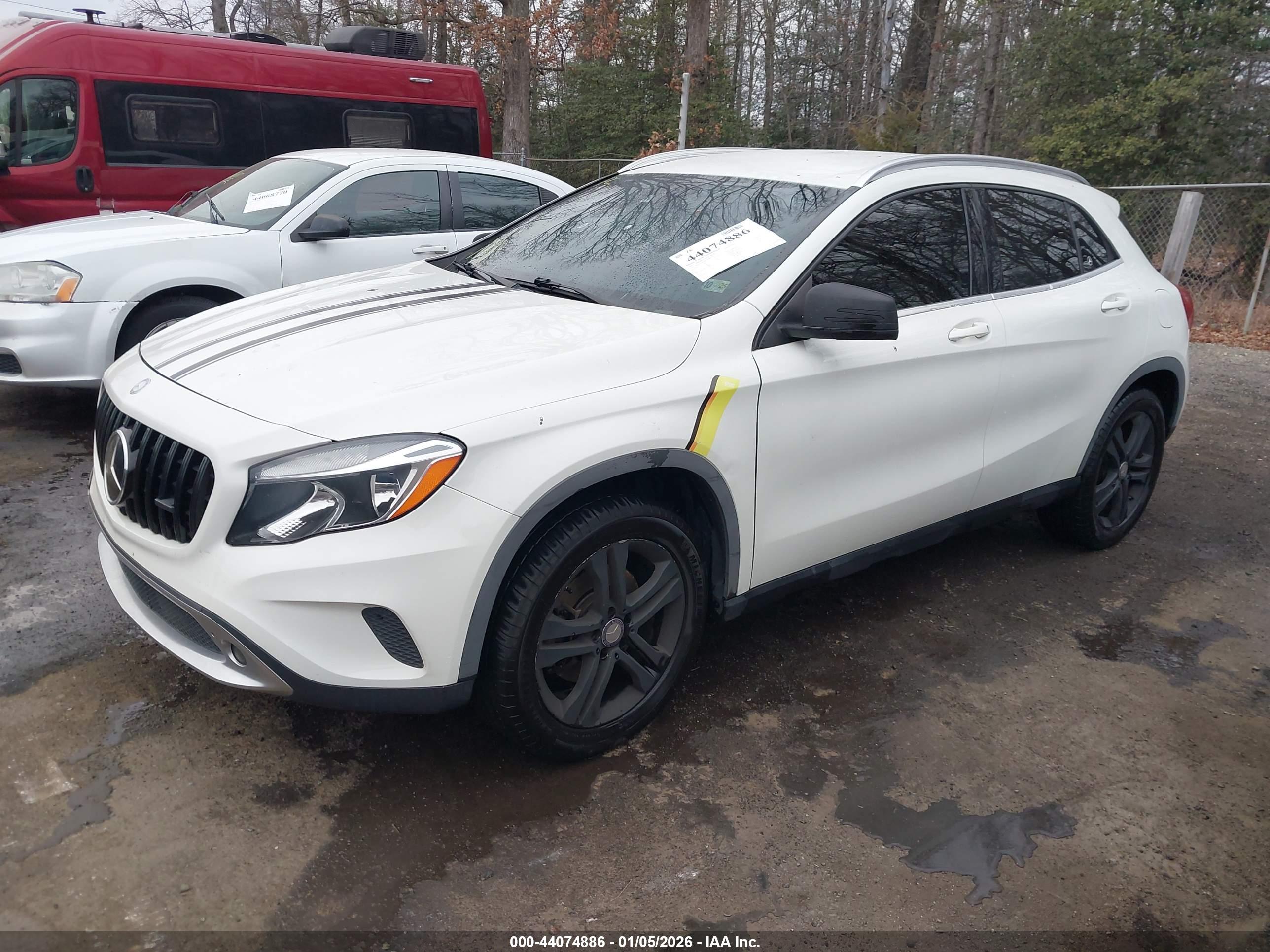 MERCEDES-BENZ GLA image 2