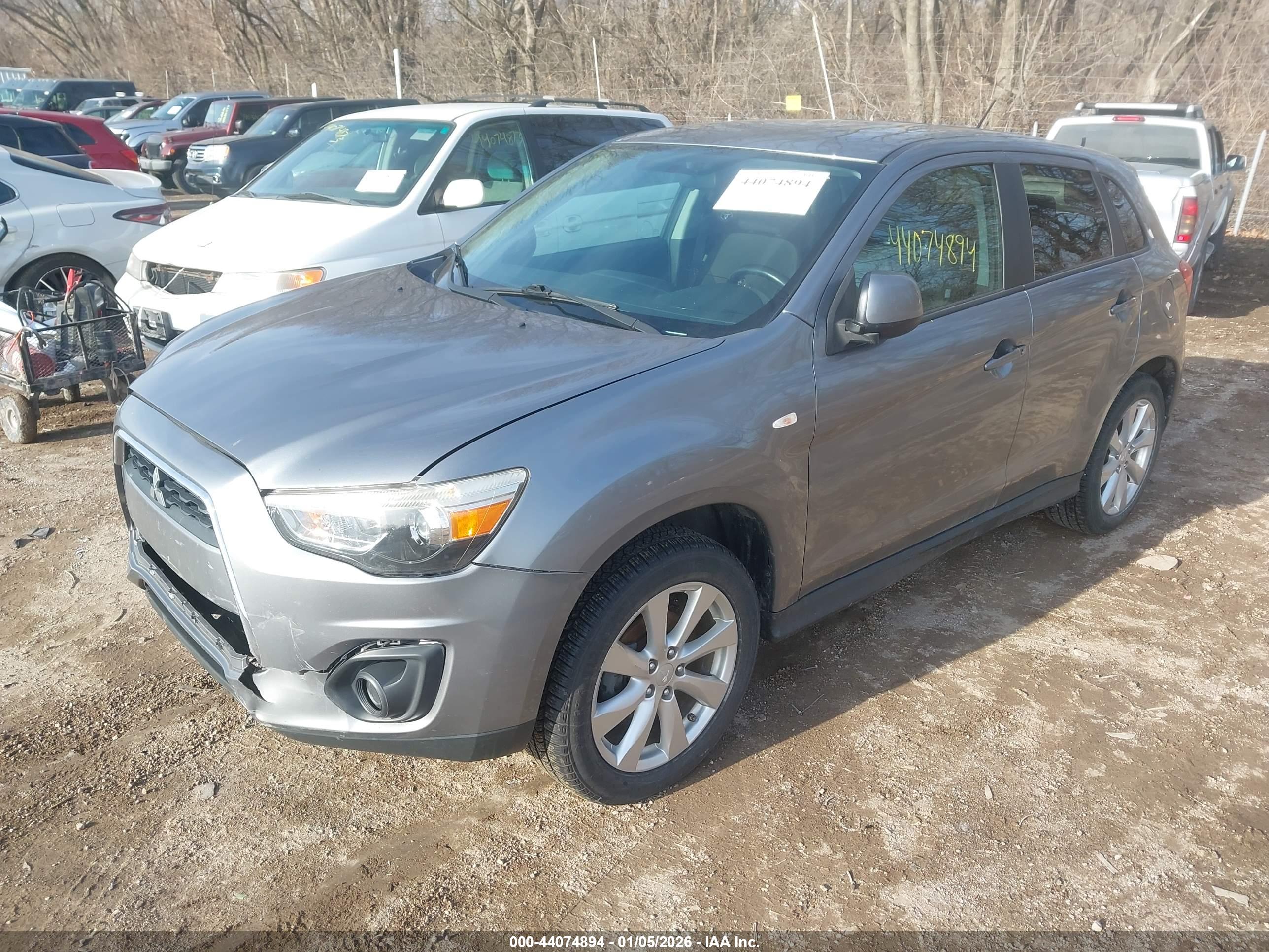 MITSUBISHI OUTLANDER image 2