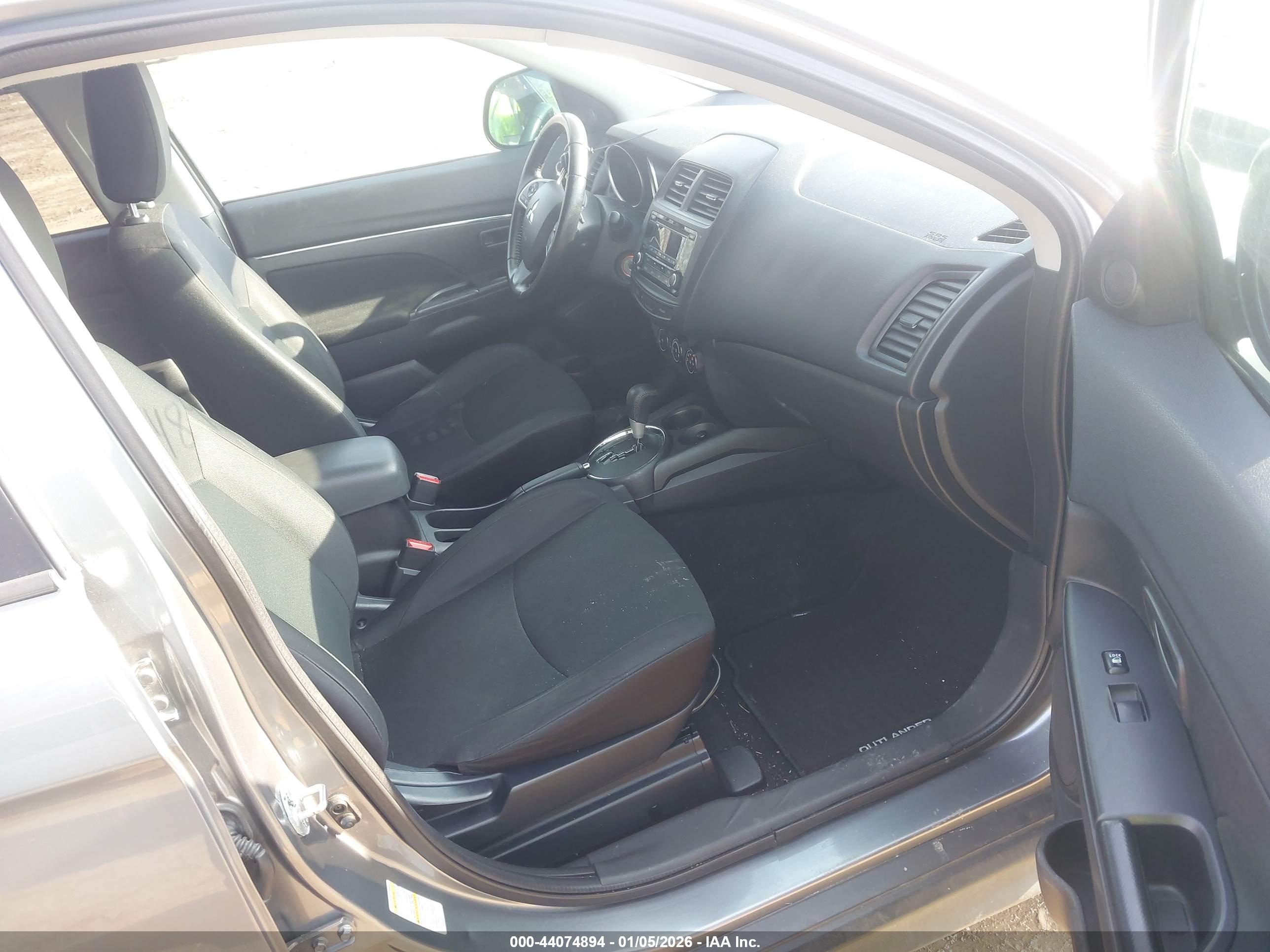 MITSUBISHI OUTLANDER image 5