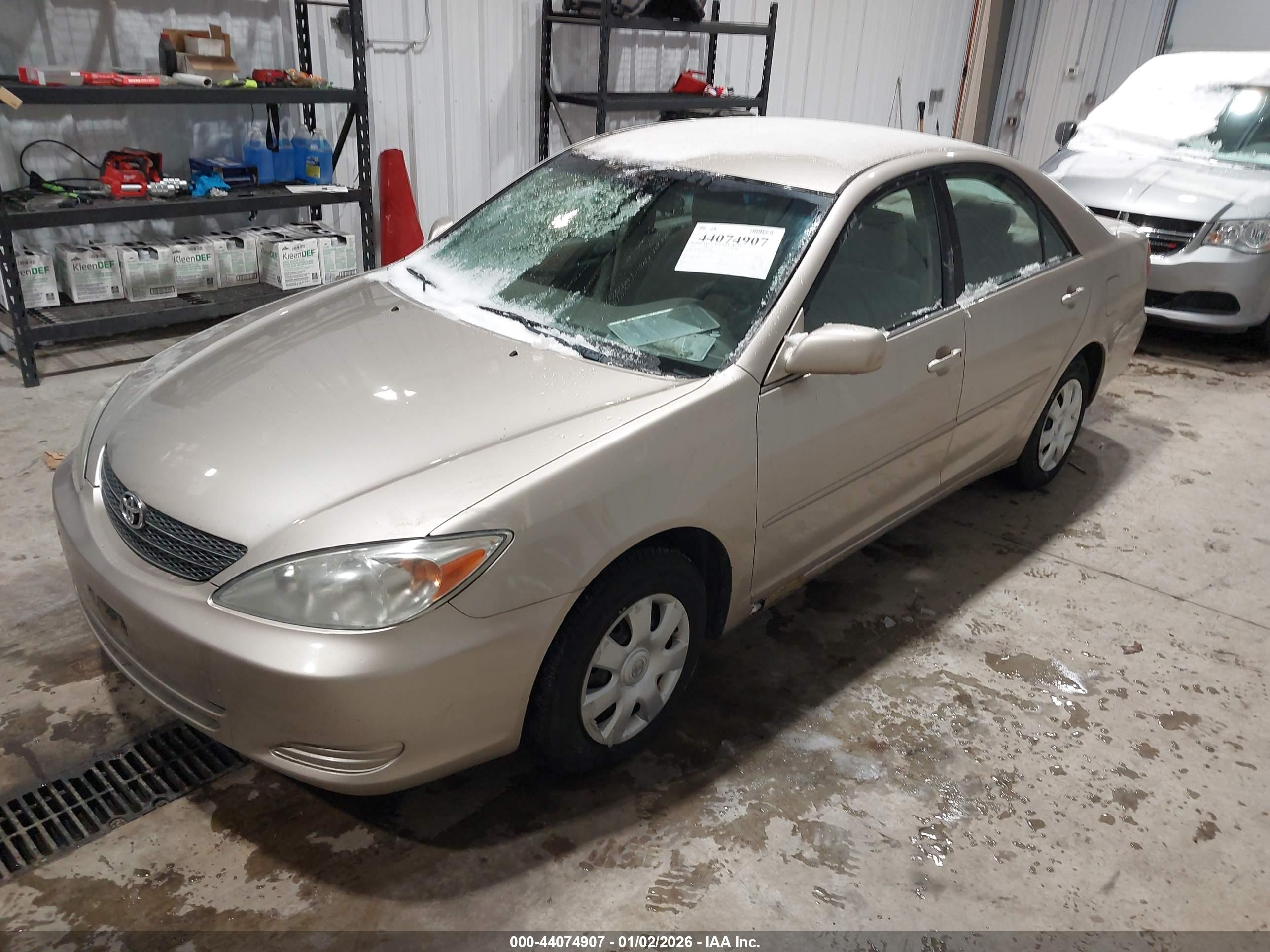 TOYOTA CAMRY image 2