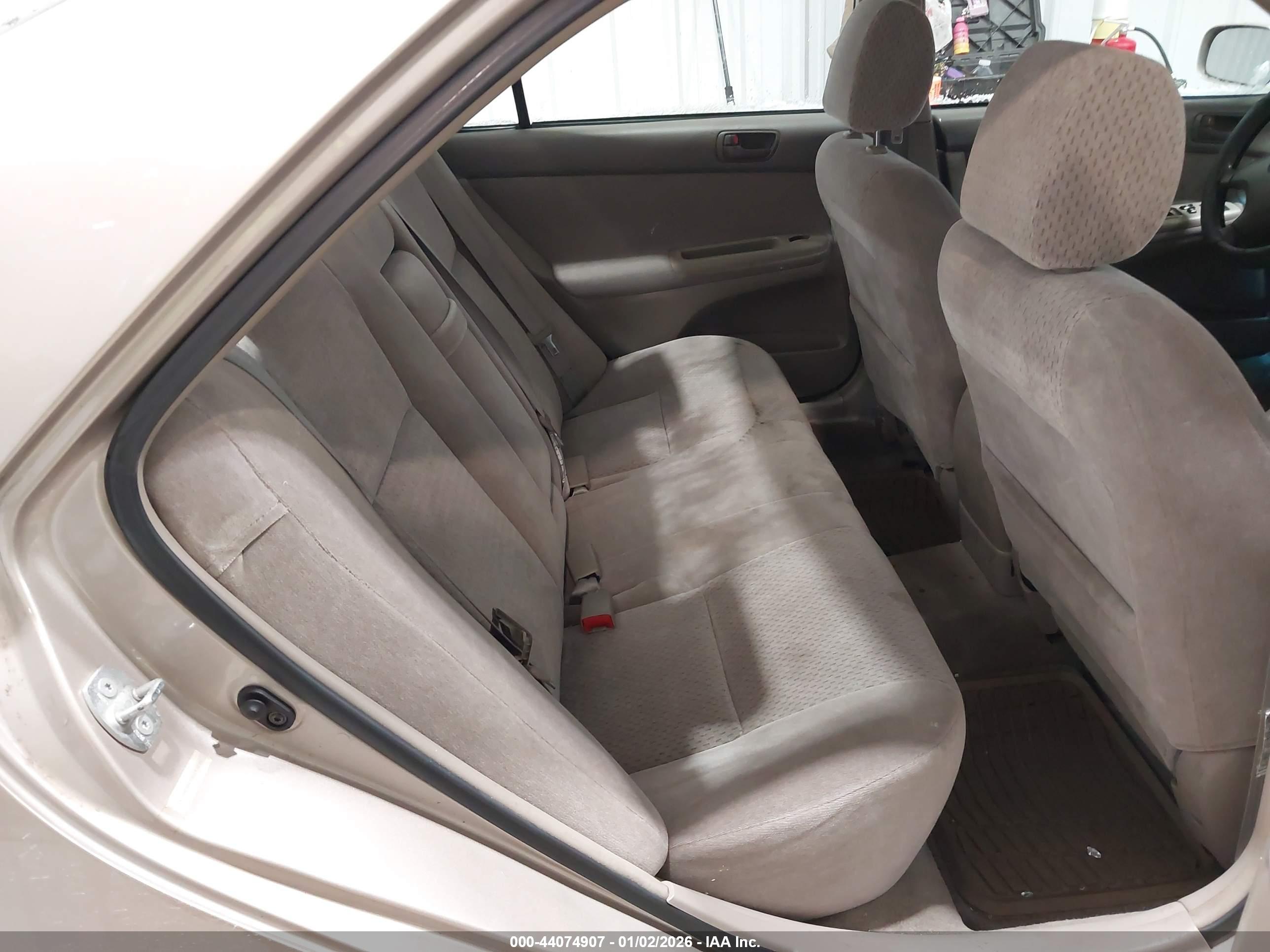 TOYOTA CAMRY image 8