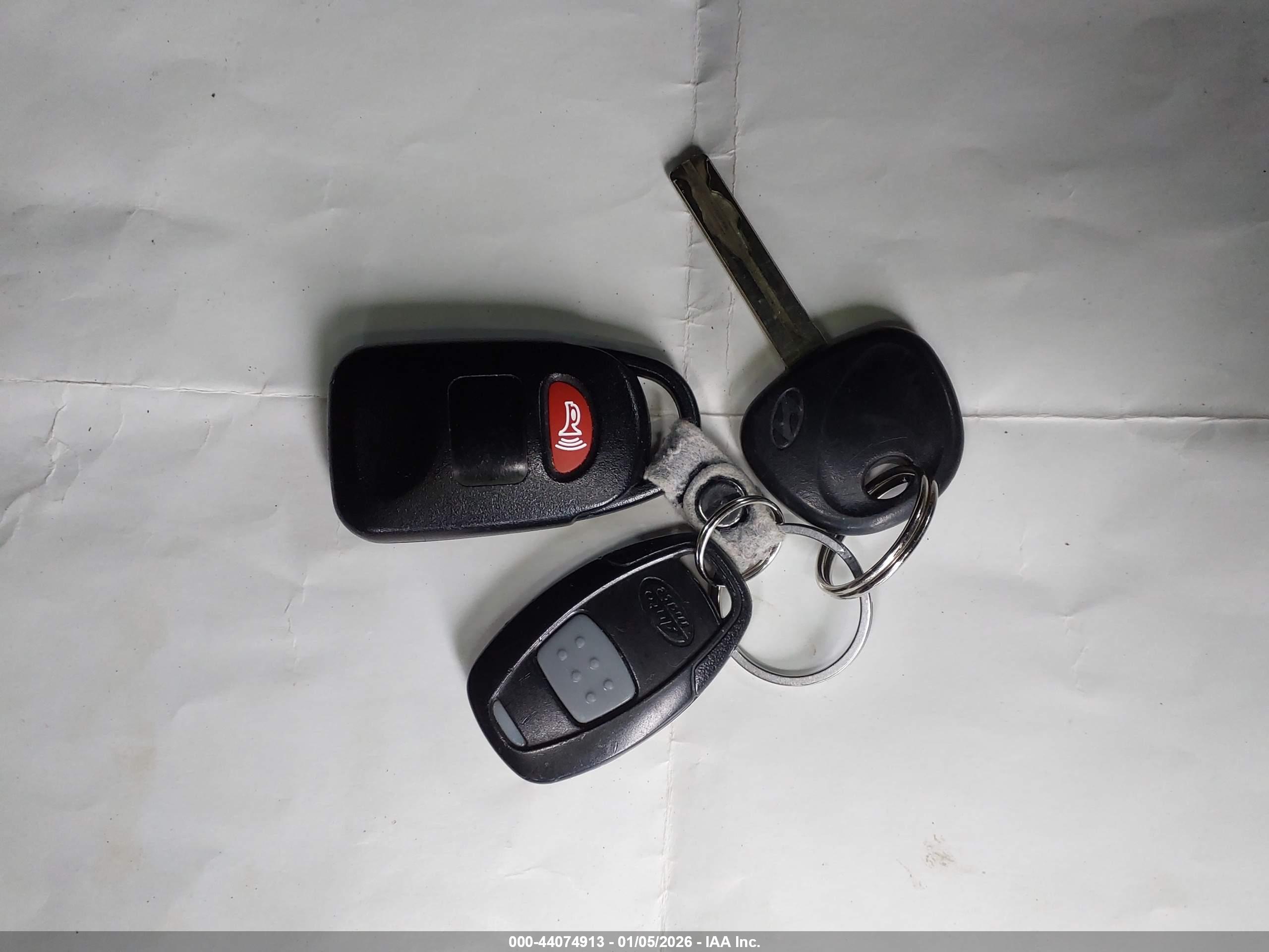 HYUNDAI TUCSON image 11