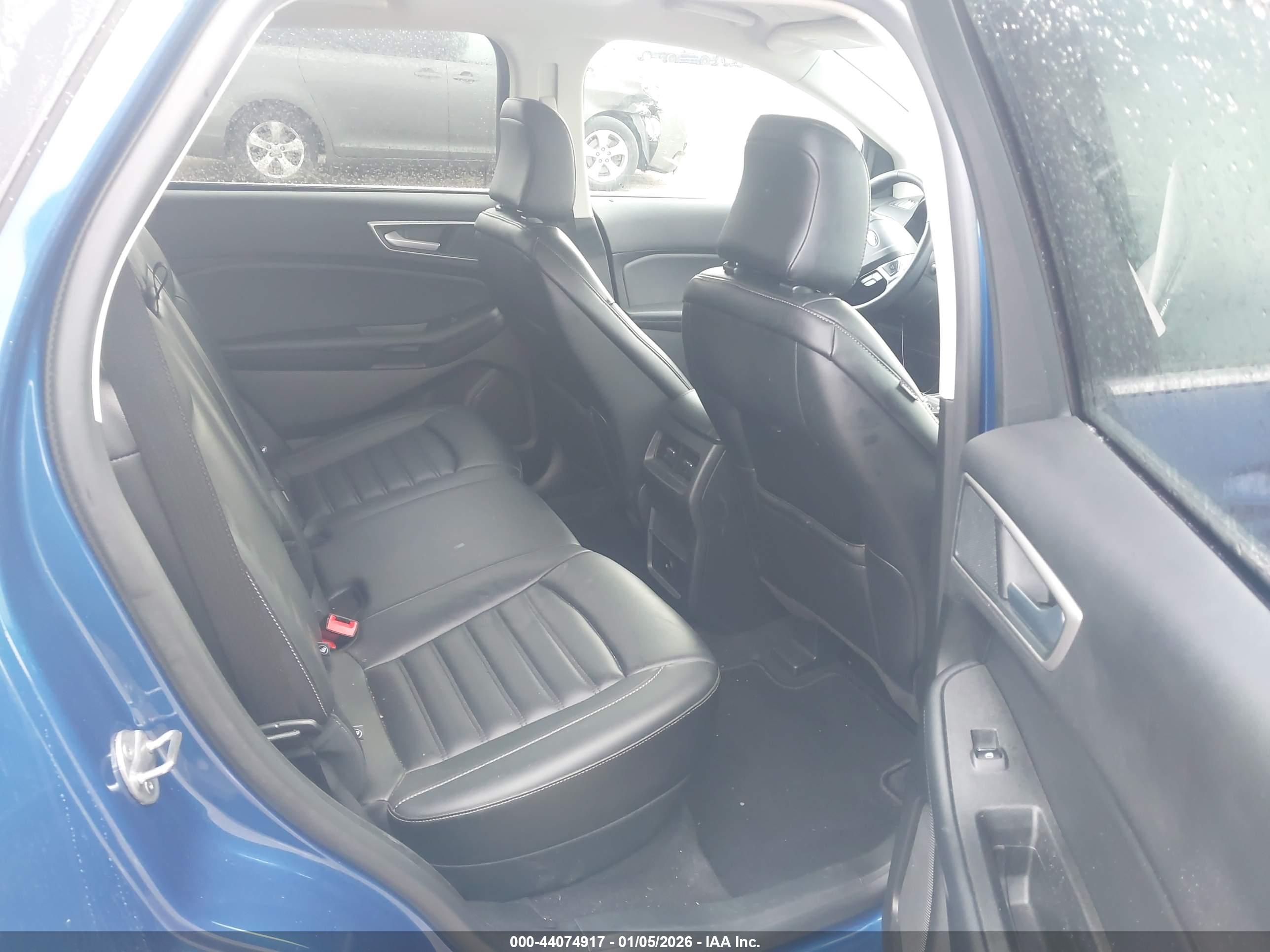 FORD EDGE image 8