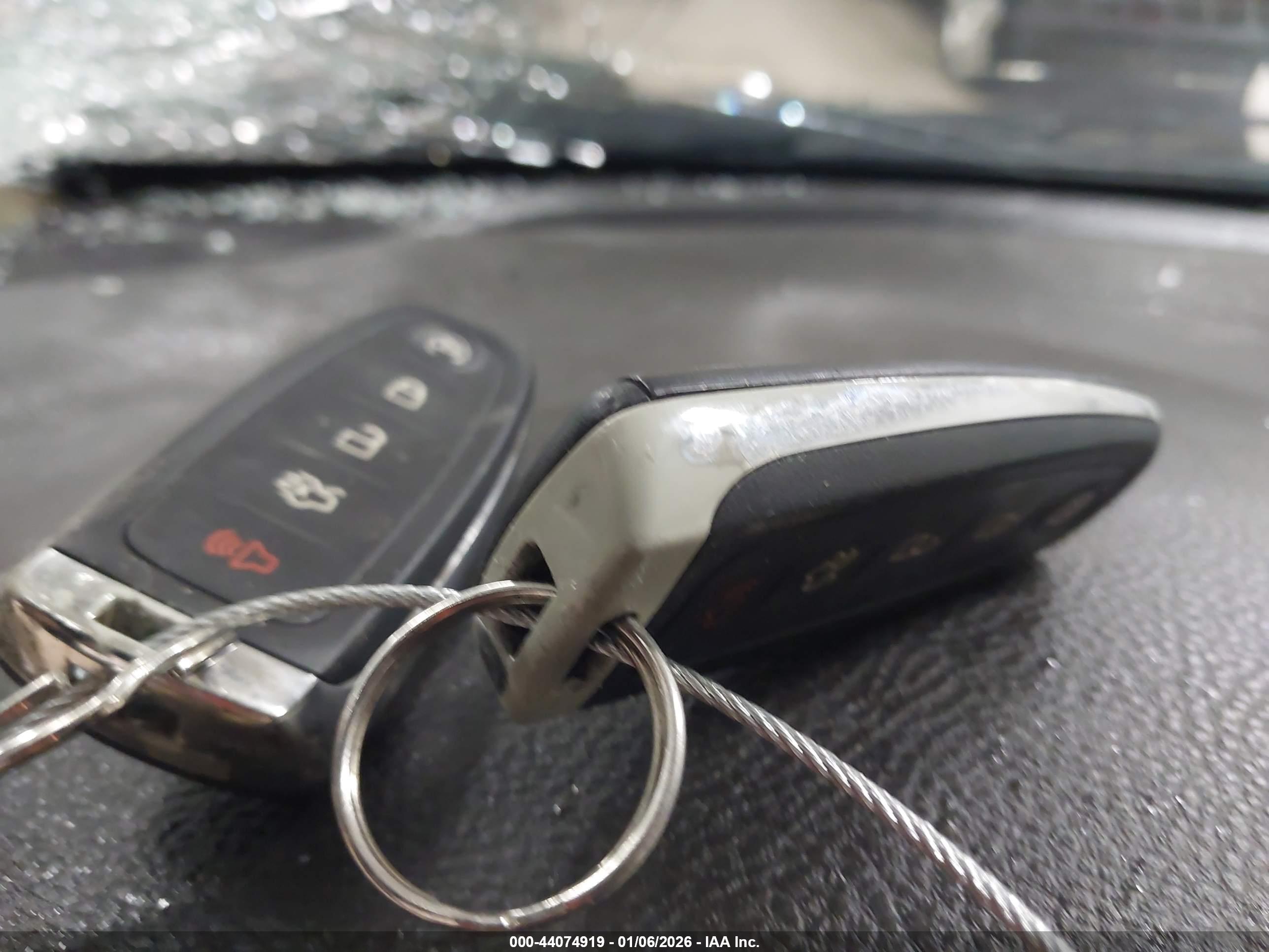 LINCOLN MKS image 11