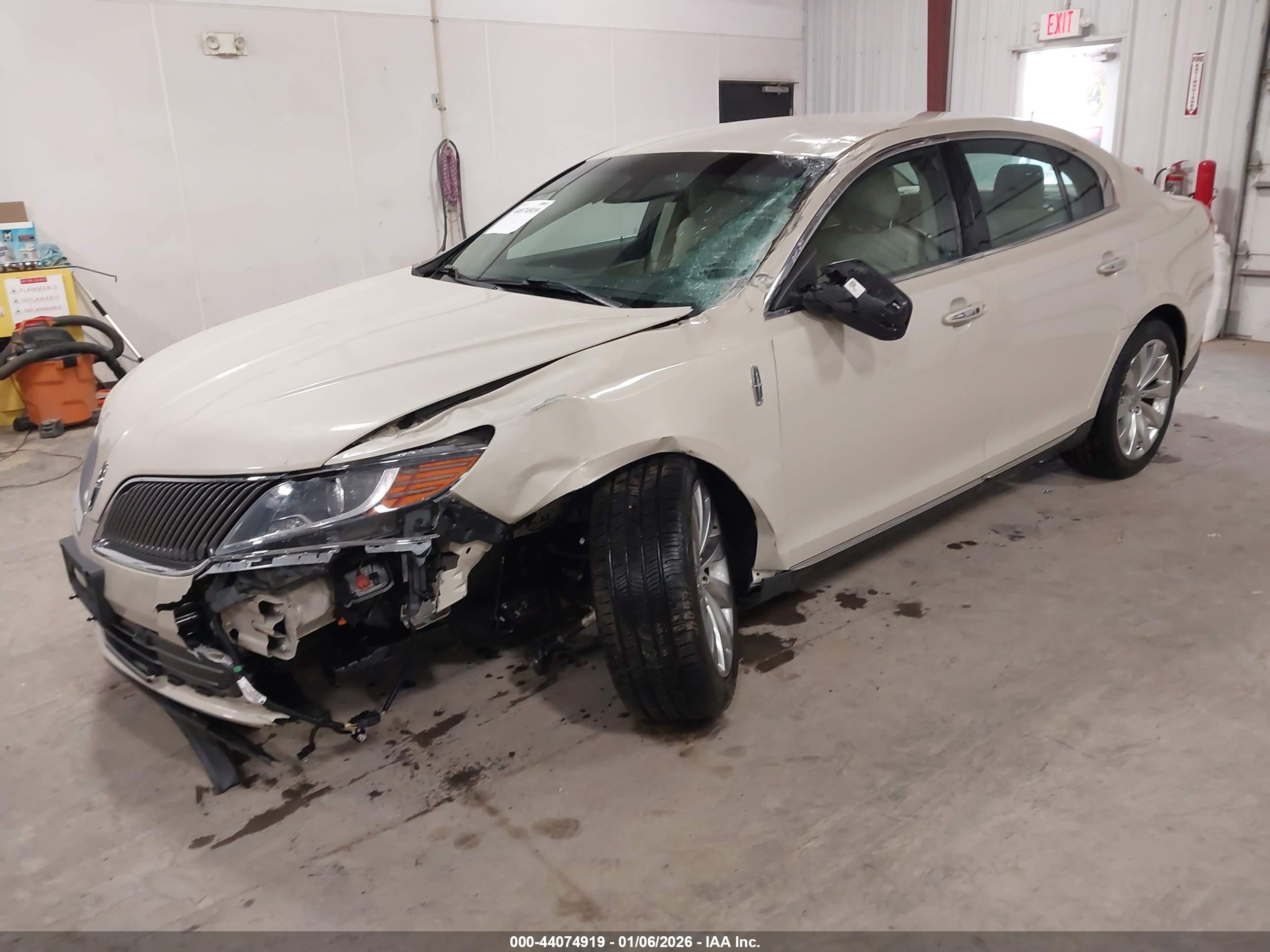 LINCOLN MKS image 2