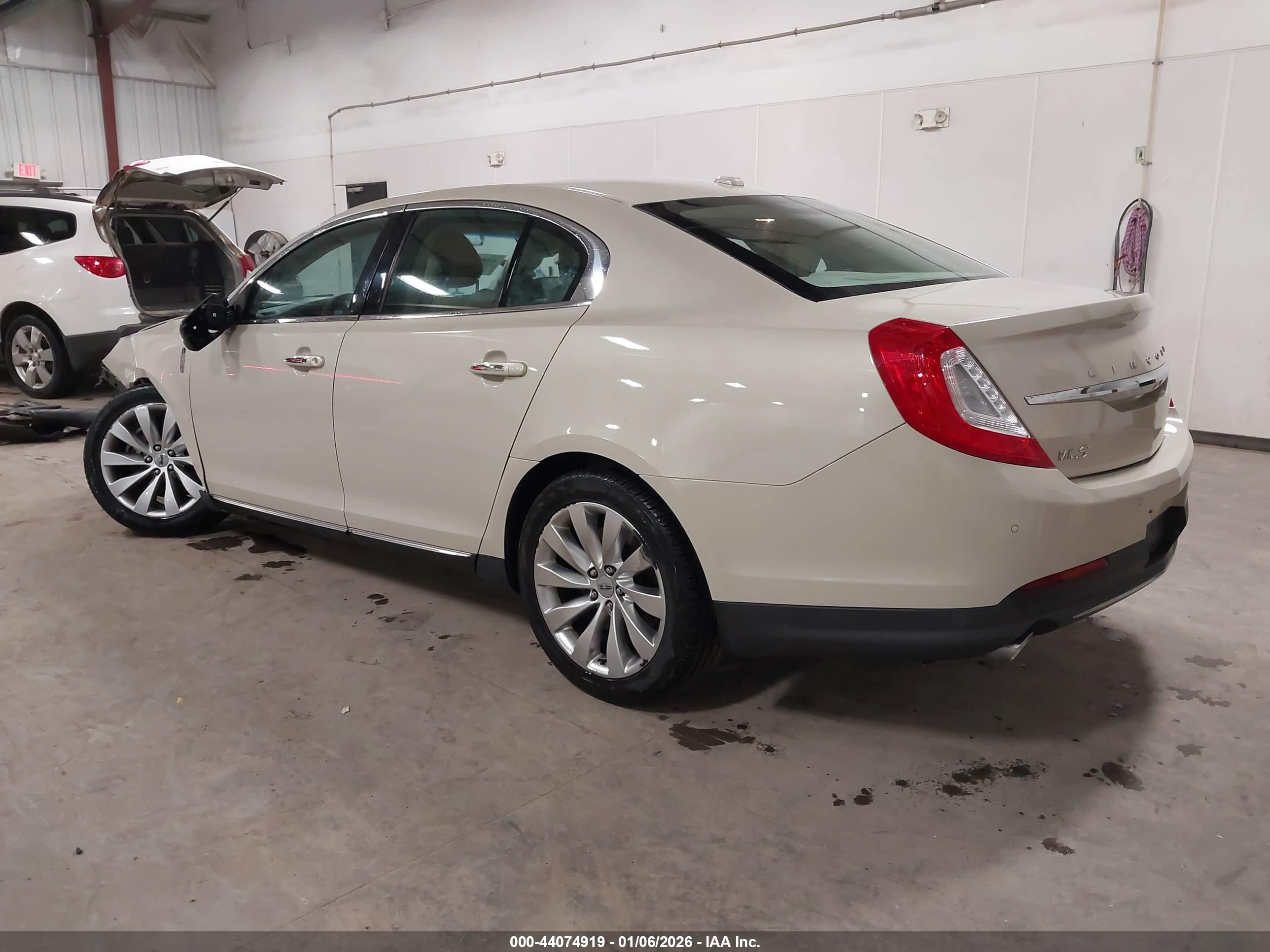 LINCOLN MKS image 3
