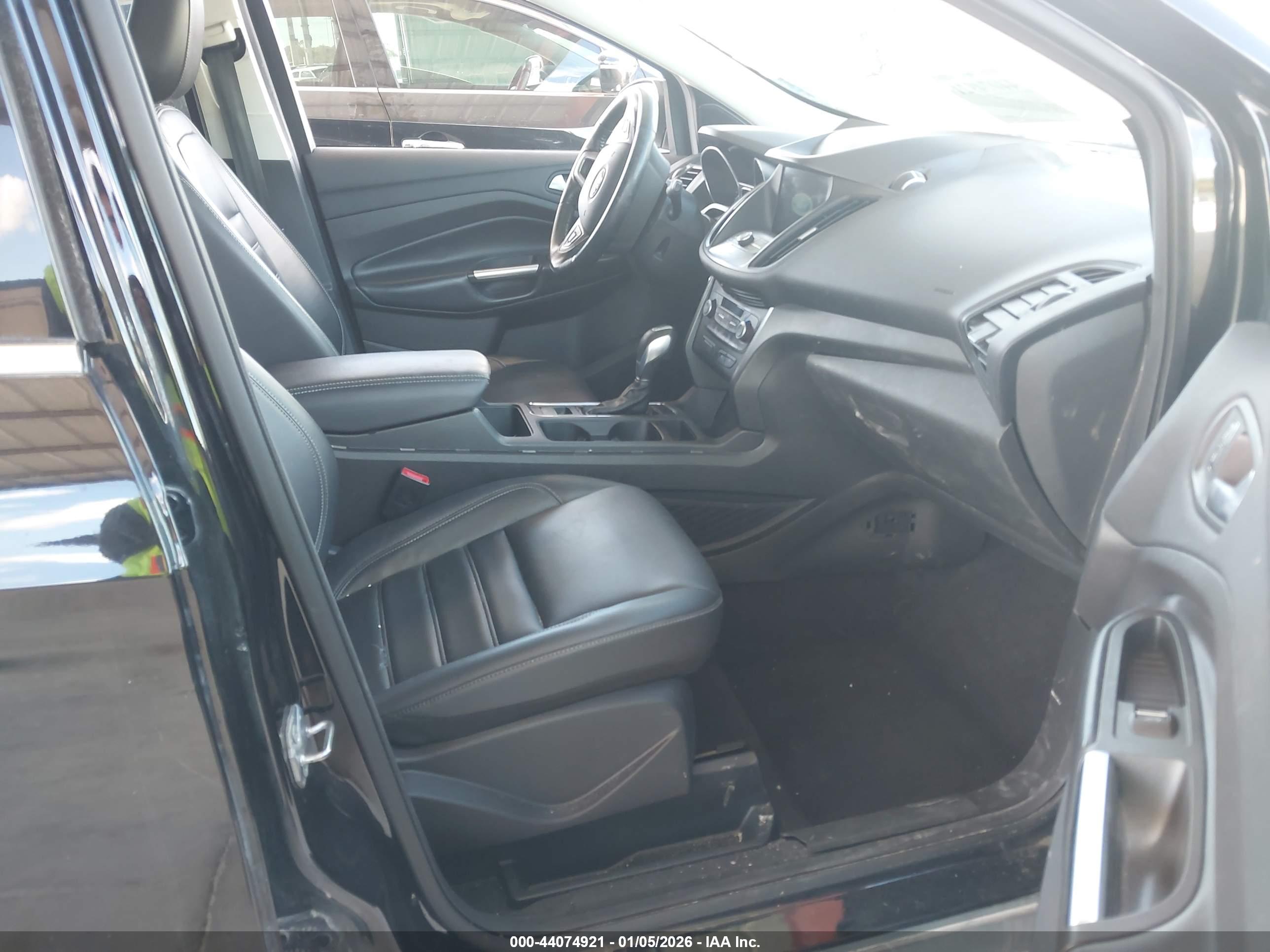 FORD ESCAPE image 5