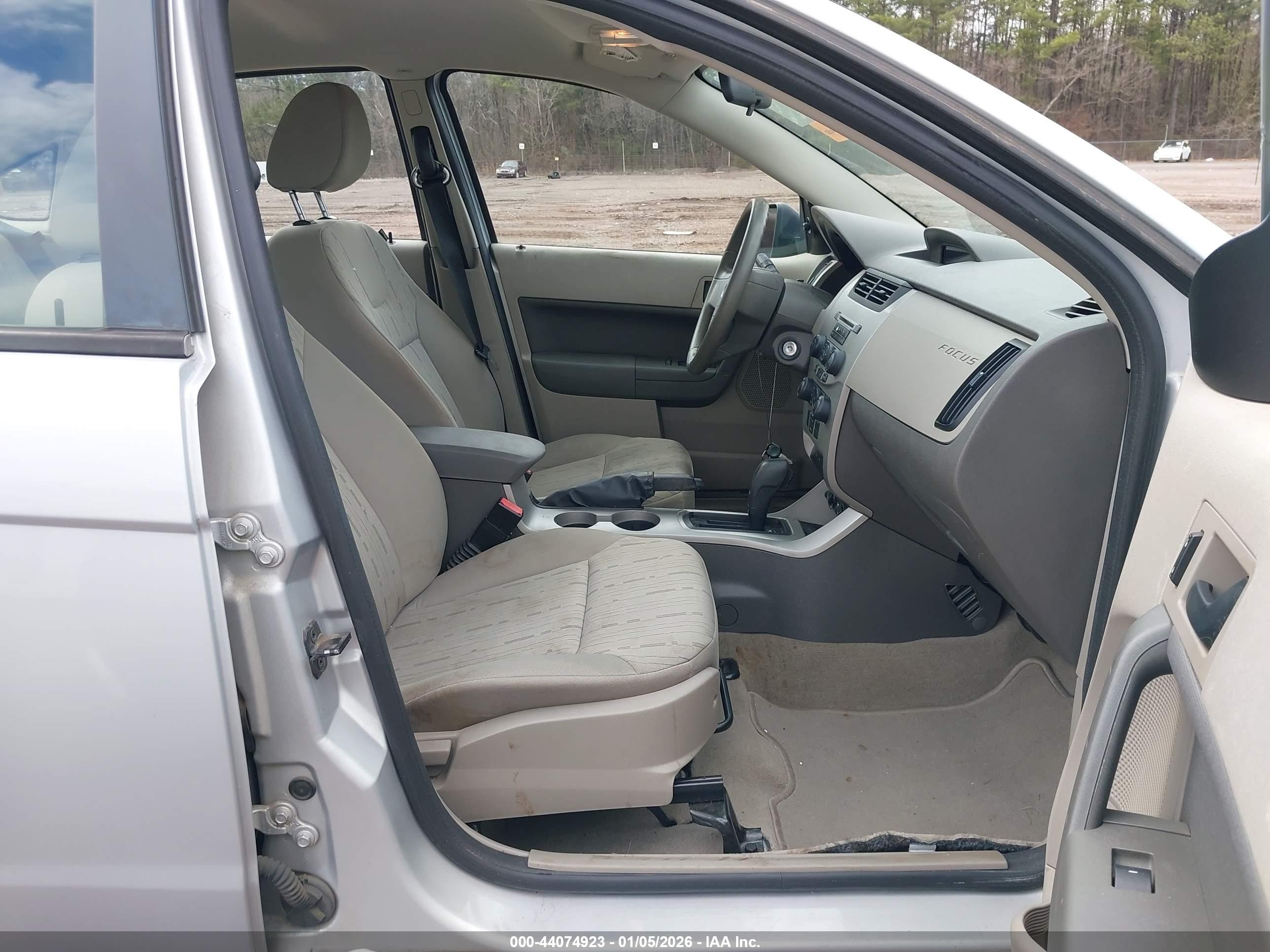 FORD FOCUS image 5