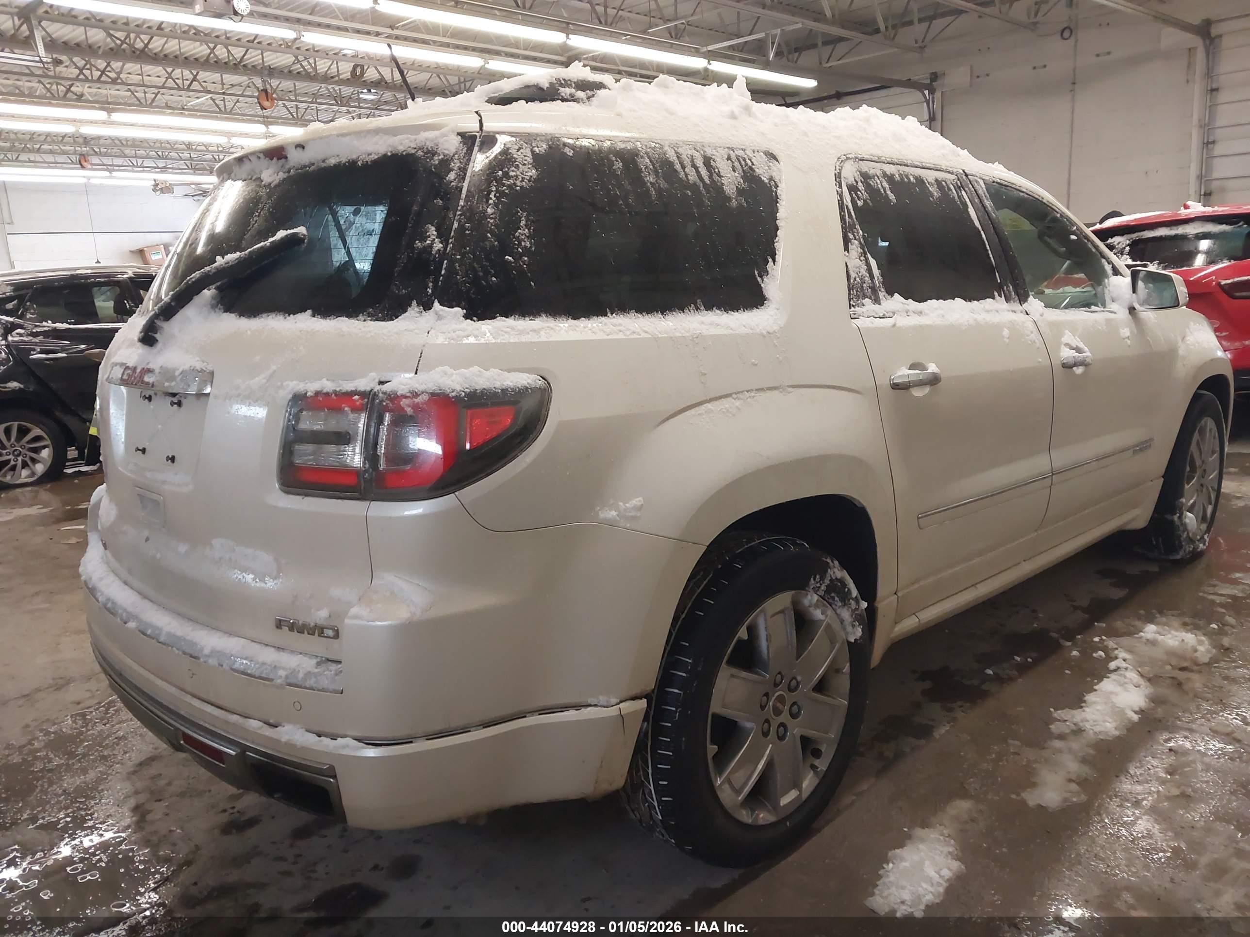 GMC ACADIA image 4