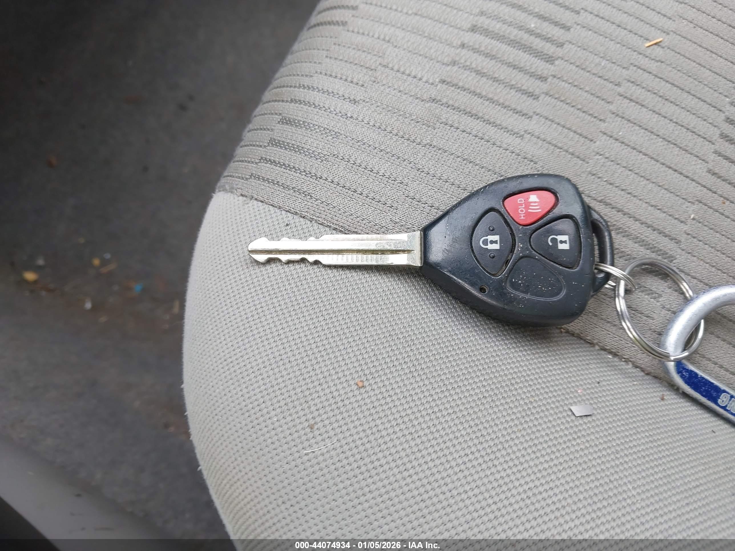 TOYOTA RAV4 image 11