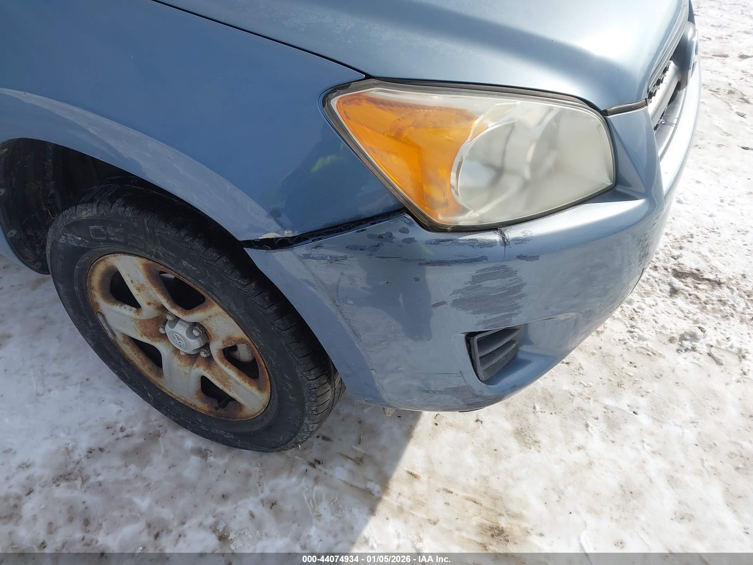 TOYOTA RAV4 image 6
