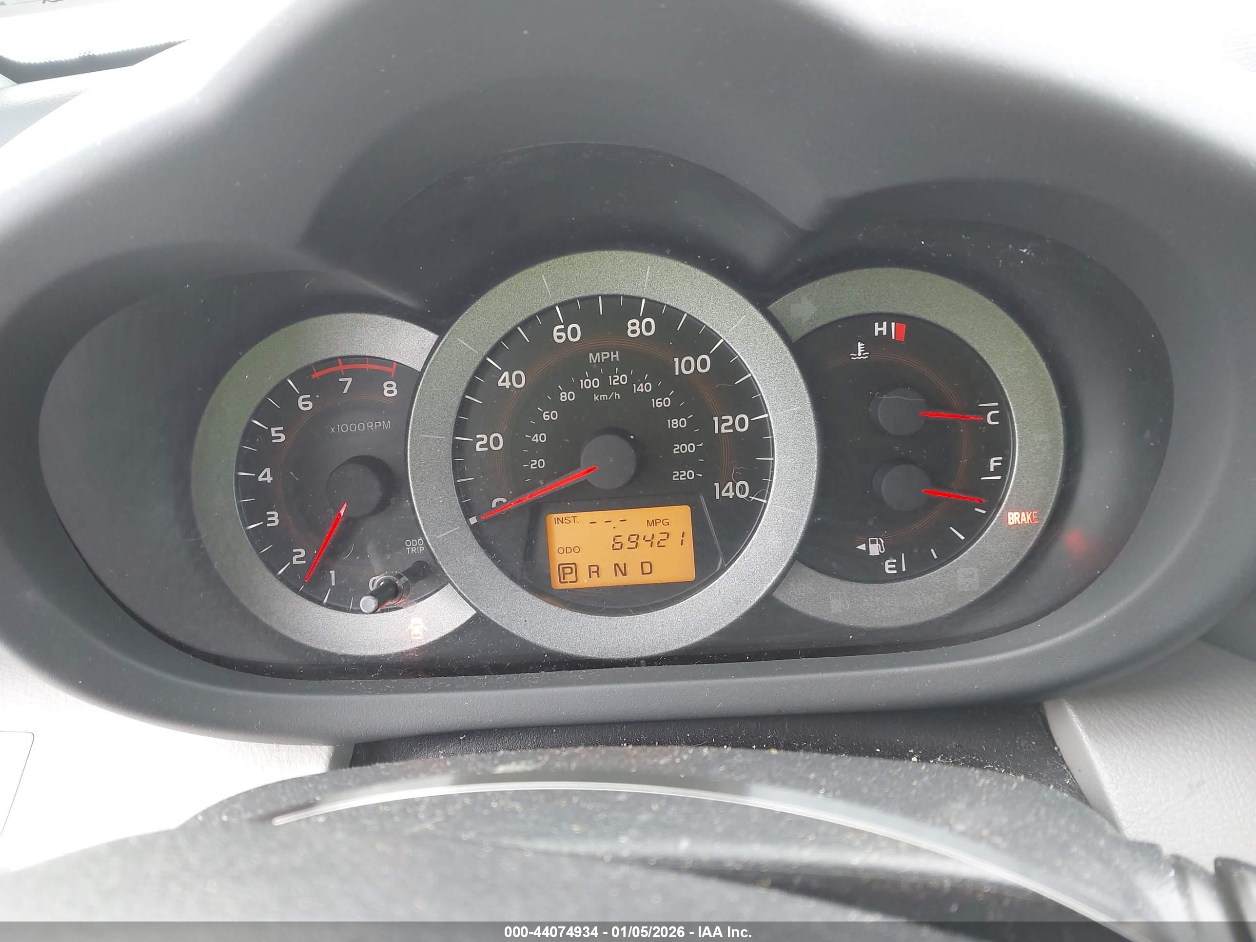TOYOTA RAV4 image 7