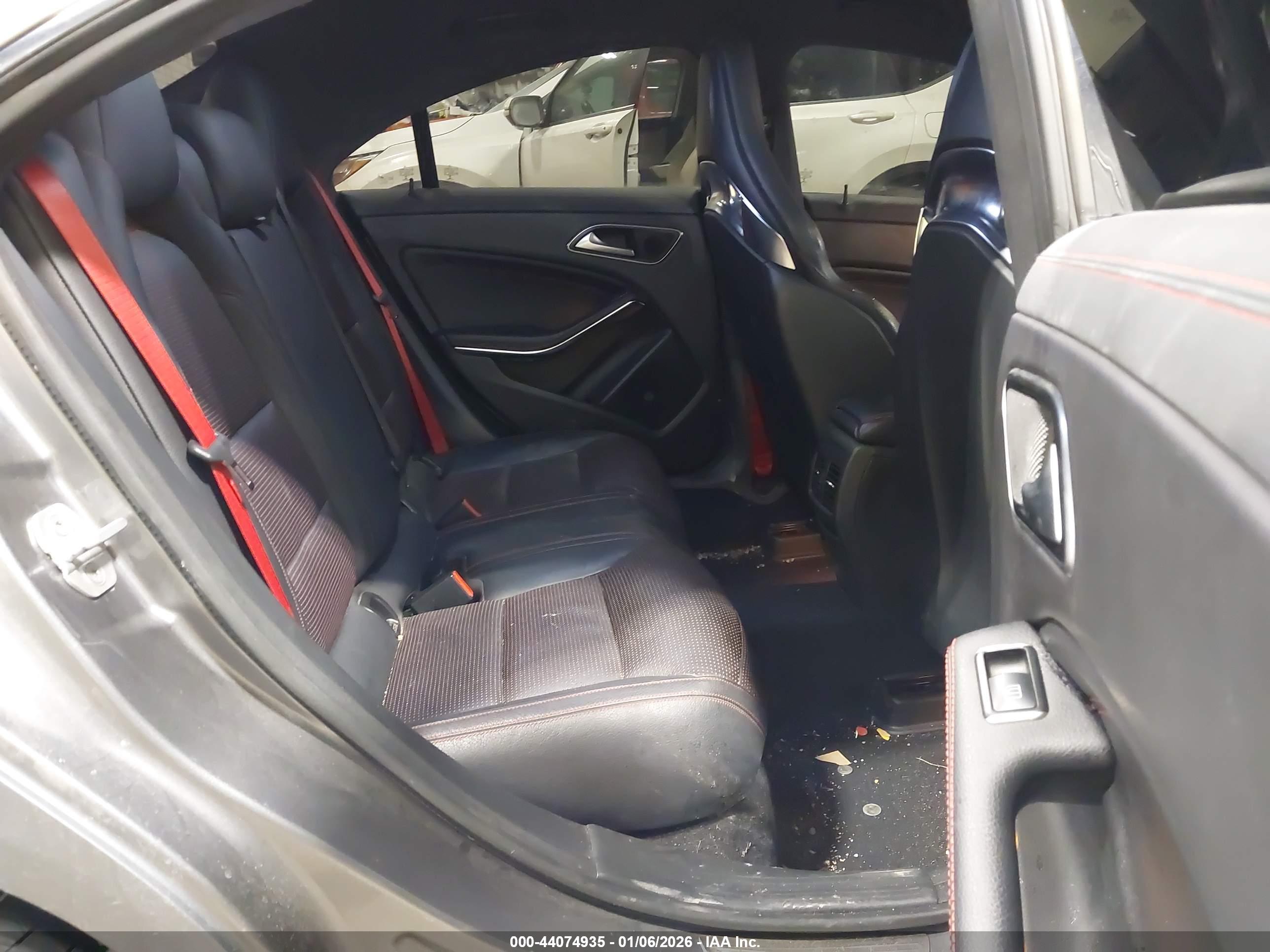 MERCEDES-BENZ CLA image 8