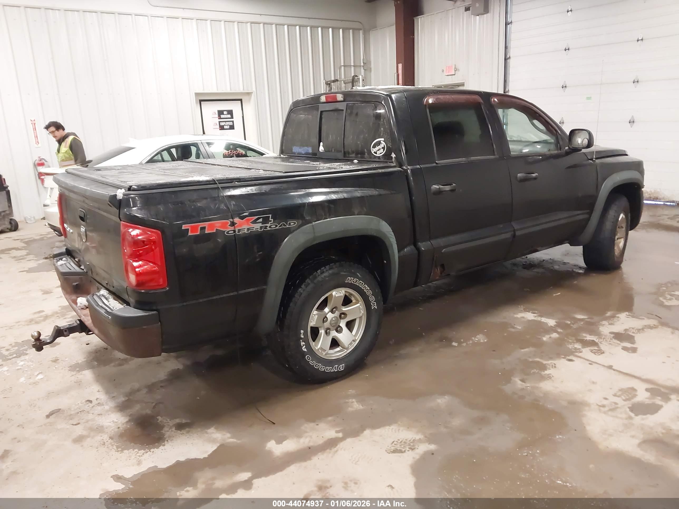 DODGE DAKOTA image 4