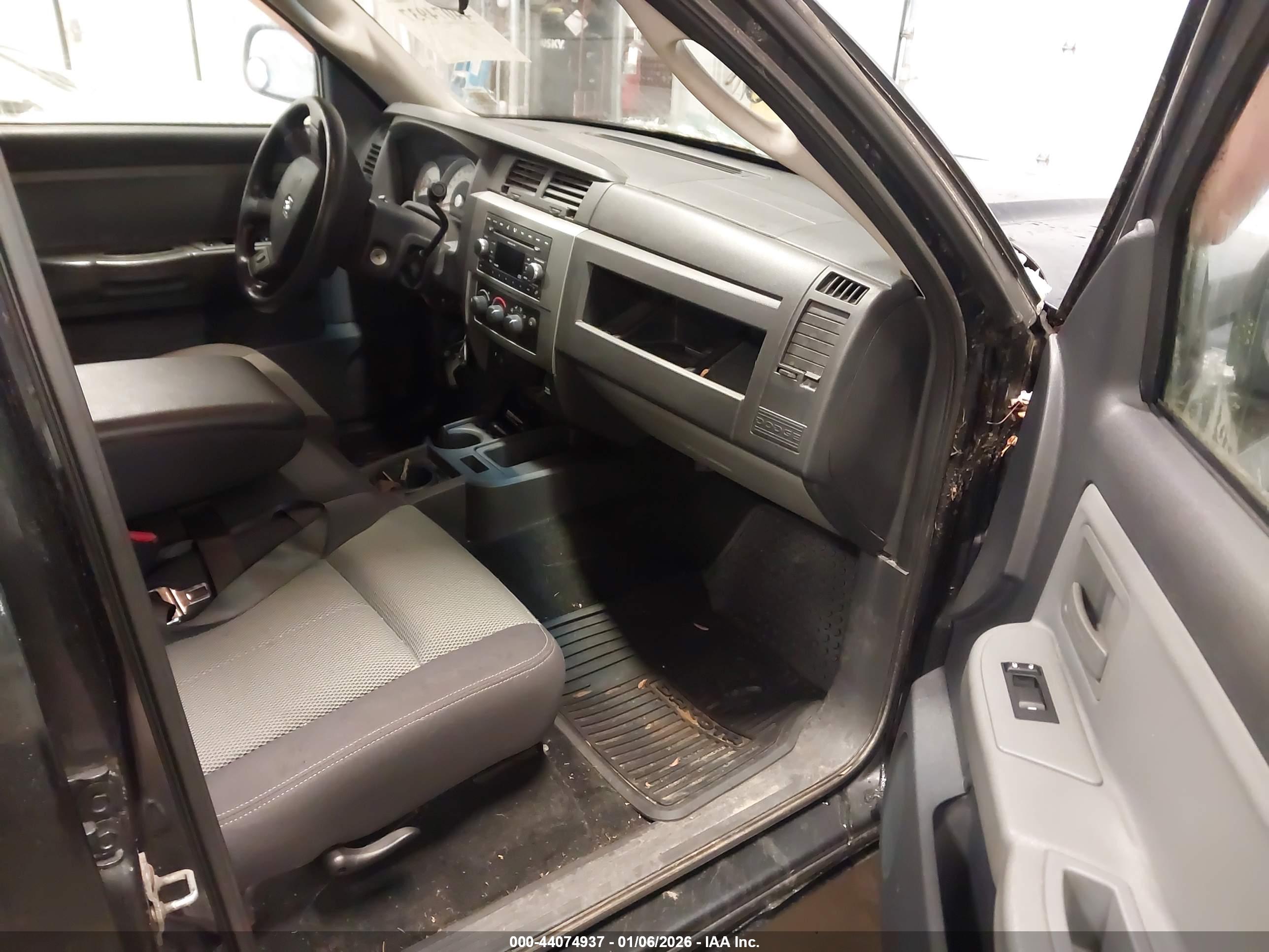 DODGE DAKOTA image 5