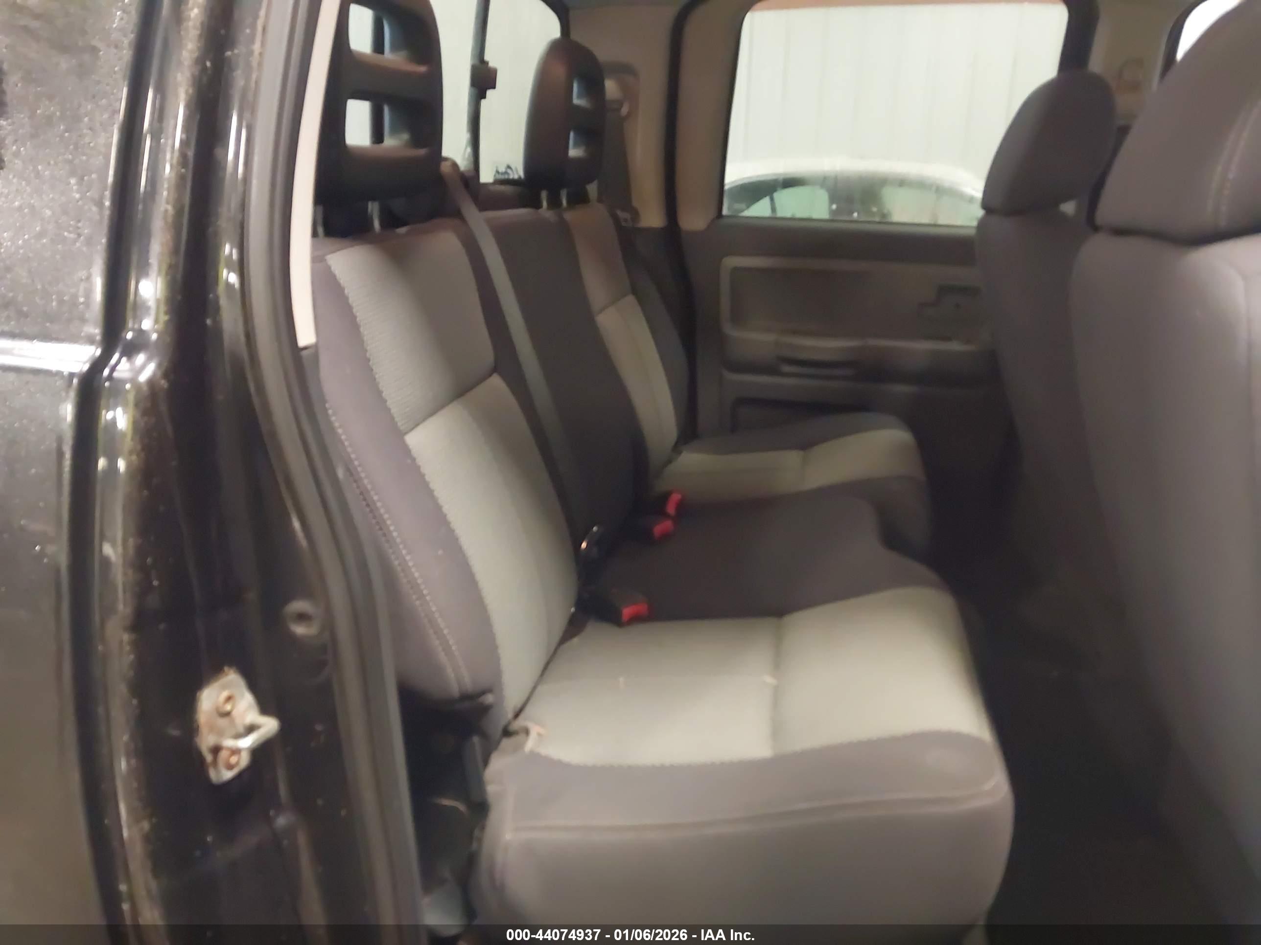 DODGE DAKOTA image 8